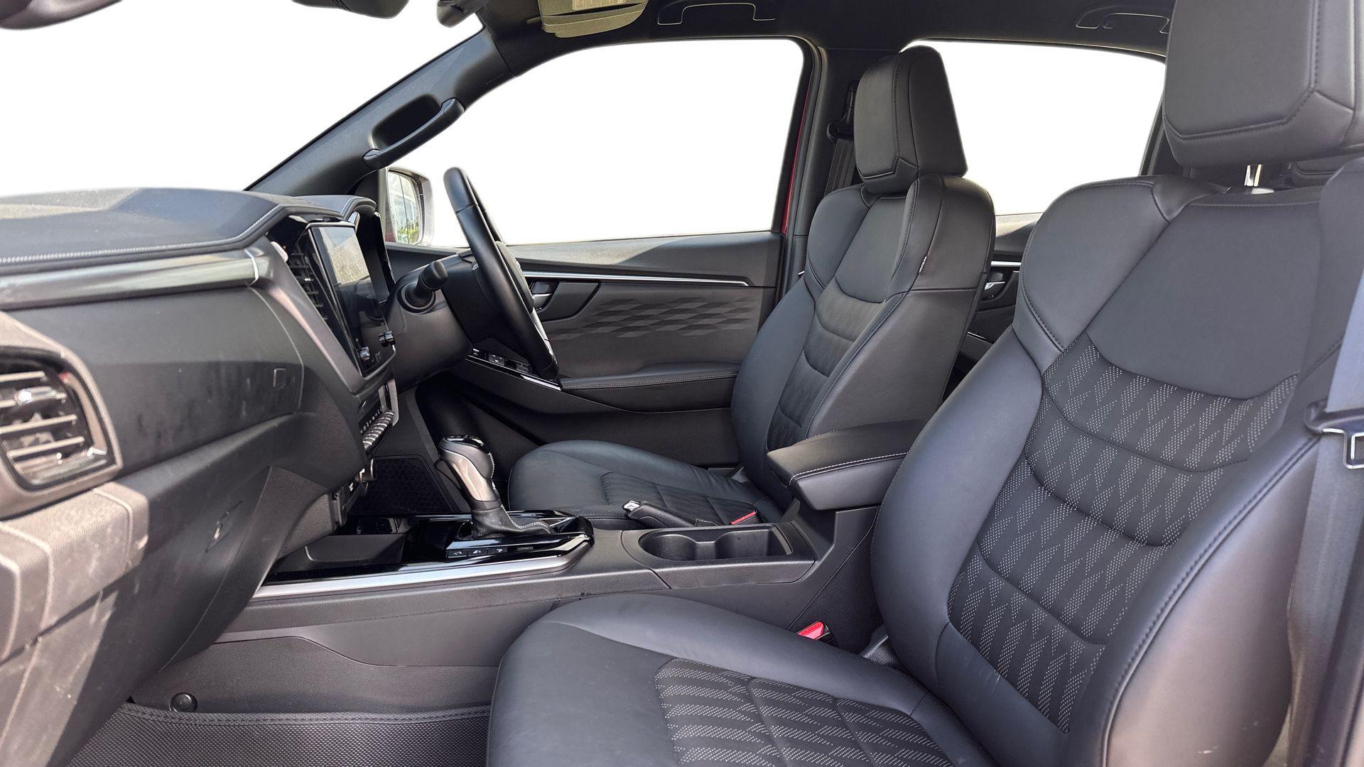 Isuzu D-Max view 3