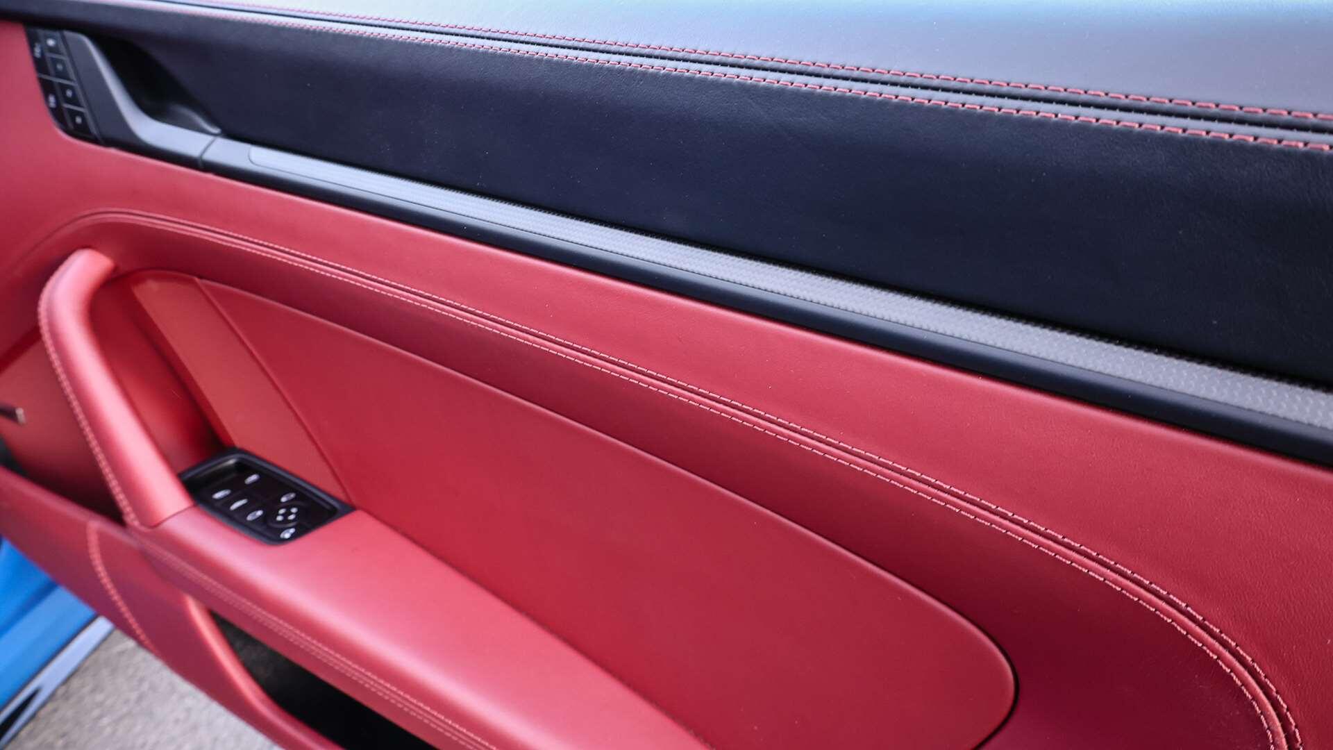 Porsche 911 view 20