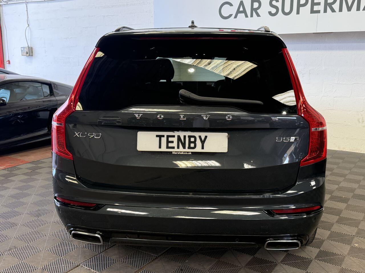 Volvo XC90 view 8