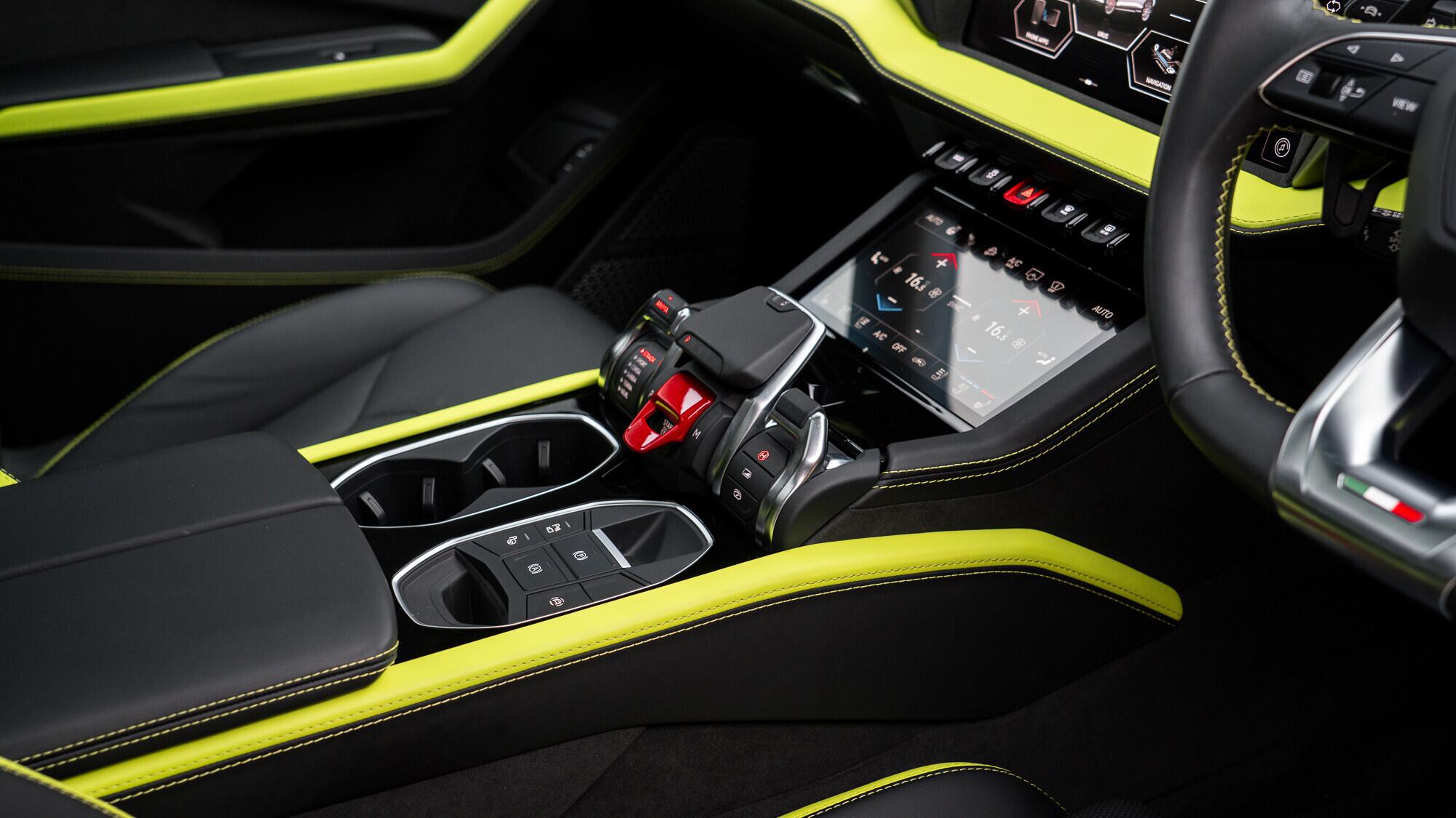 Lamborghini Urus view 41