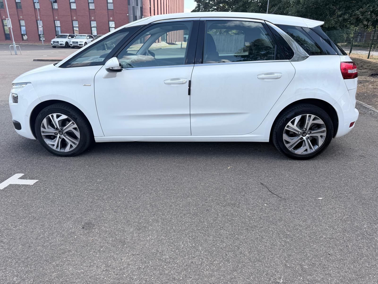 Citroen C4 Picasso view 12