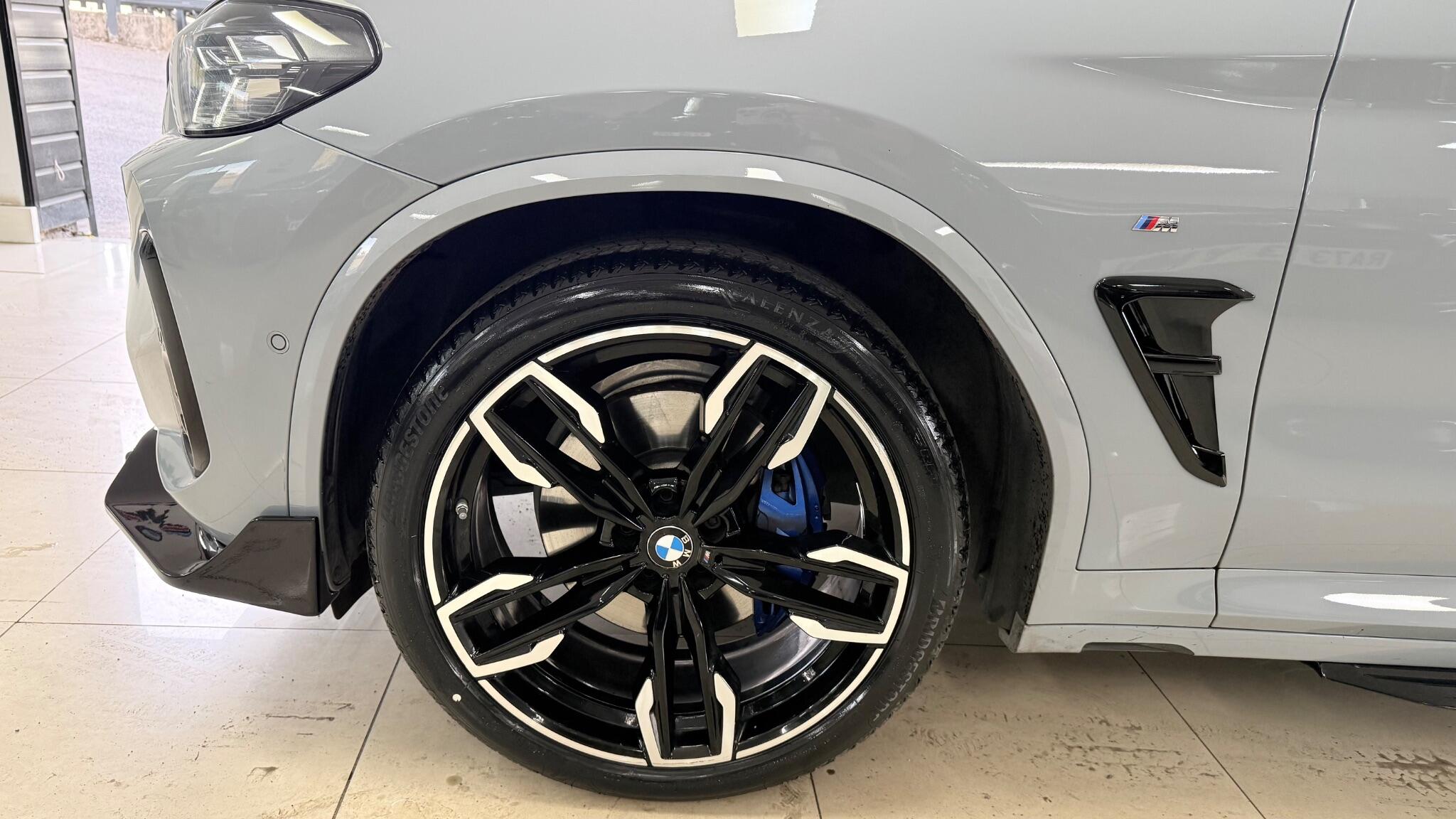 BMW X3 view 3
