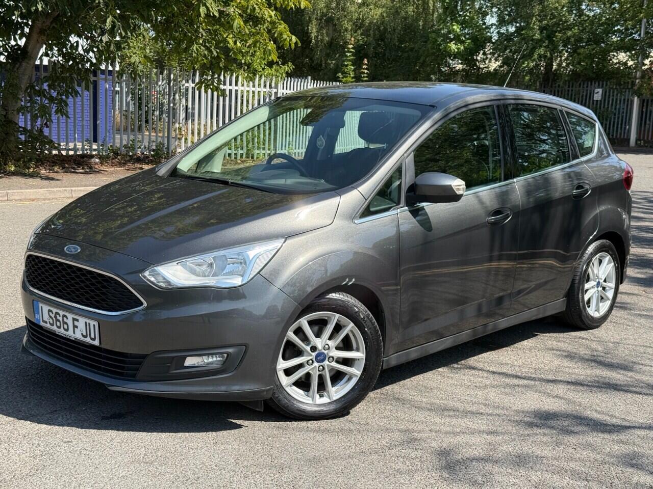 Ford C-Max view 3
