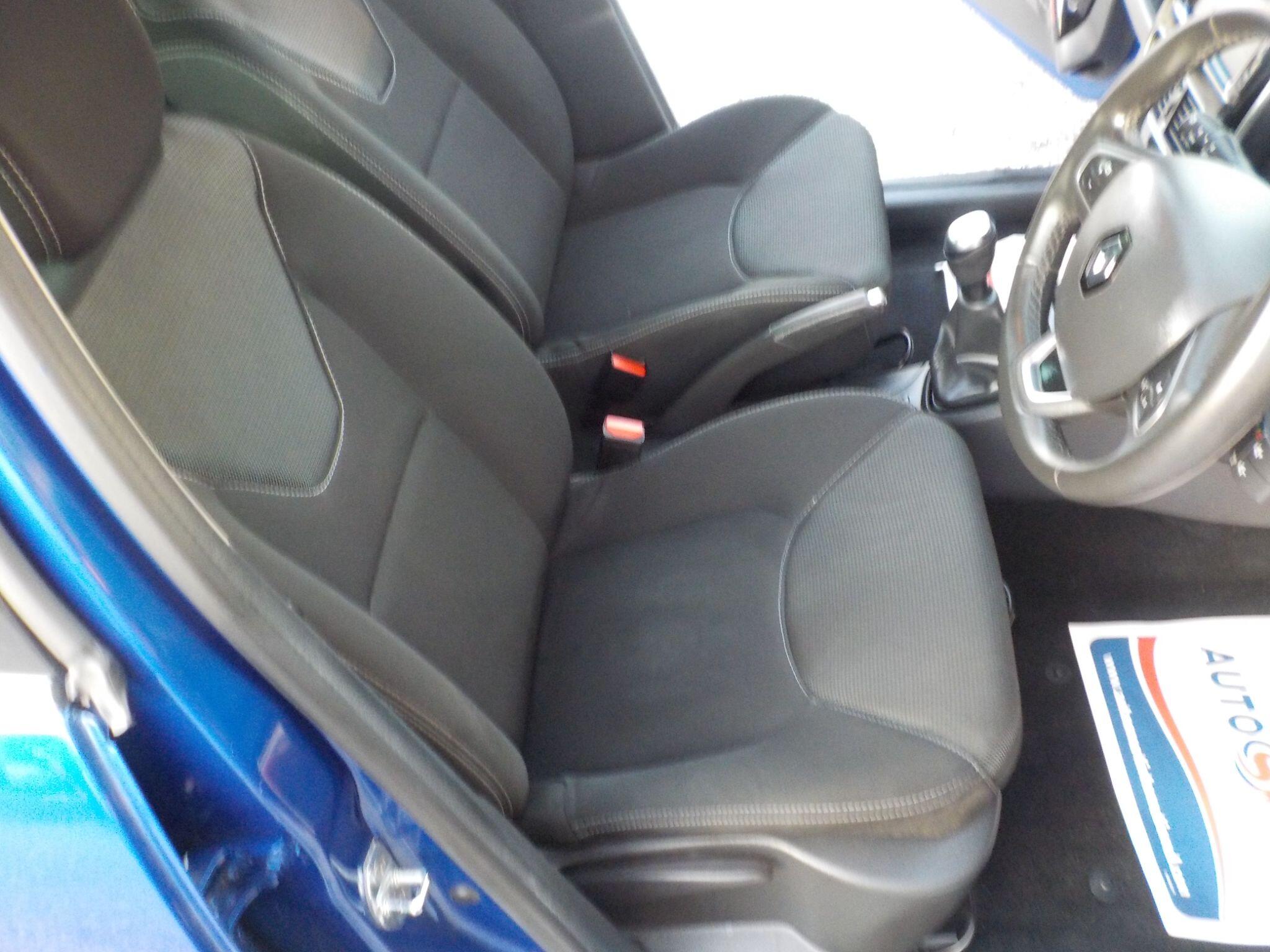 Renault Clio 0.9 TCe Iconic Euro 6 (s/s) 5dr