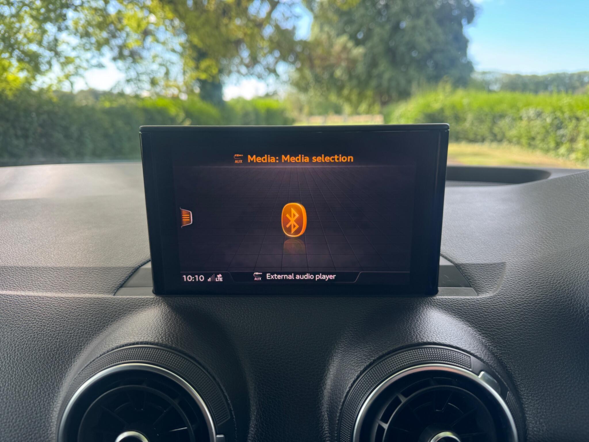 Audi Q2 view 61