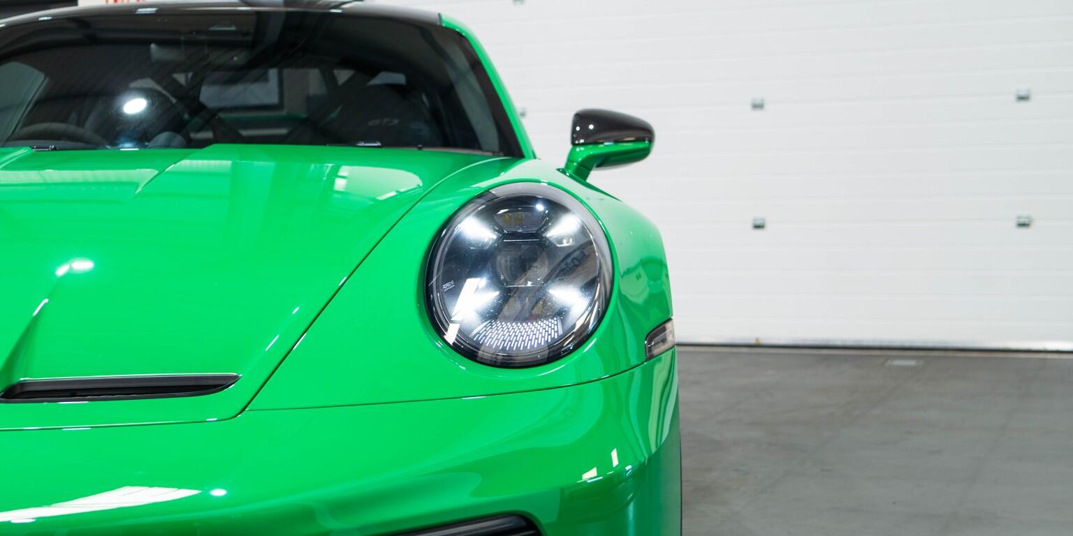 Porsche 911 view 40