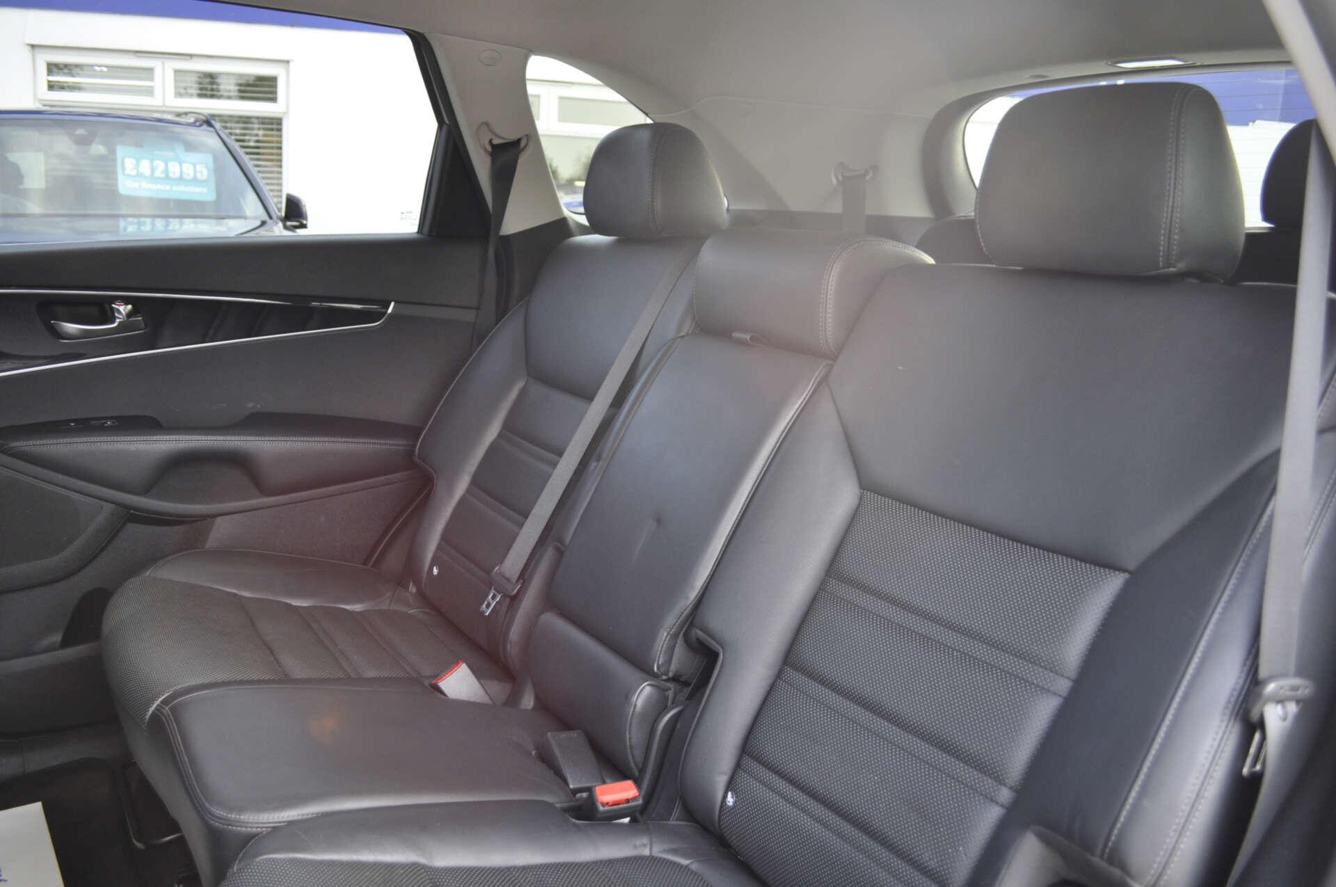 Kia Sorento view 14
