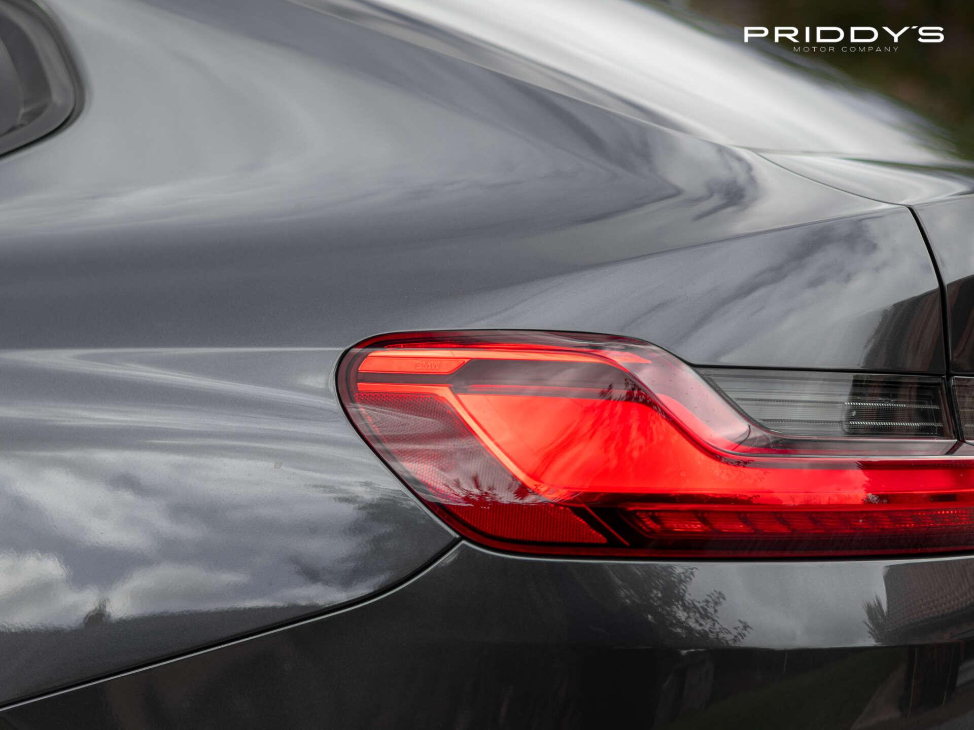 BMW X4 view 13