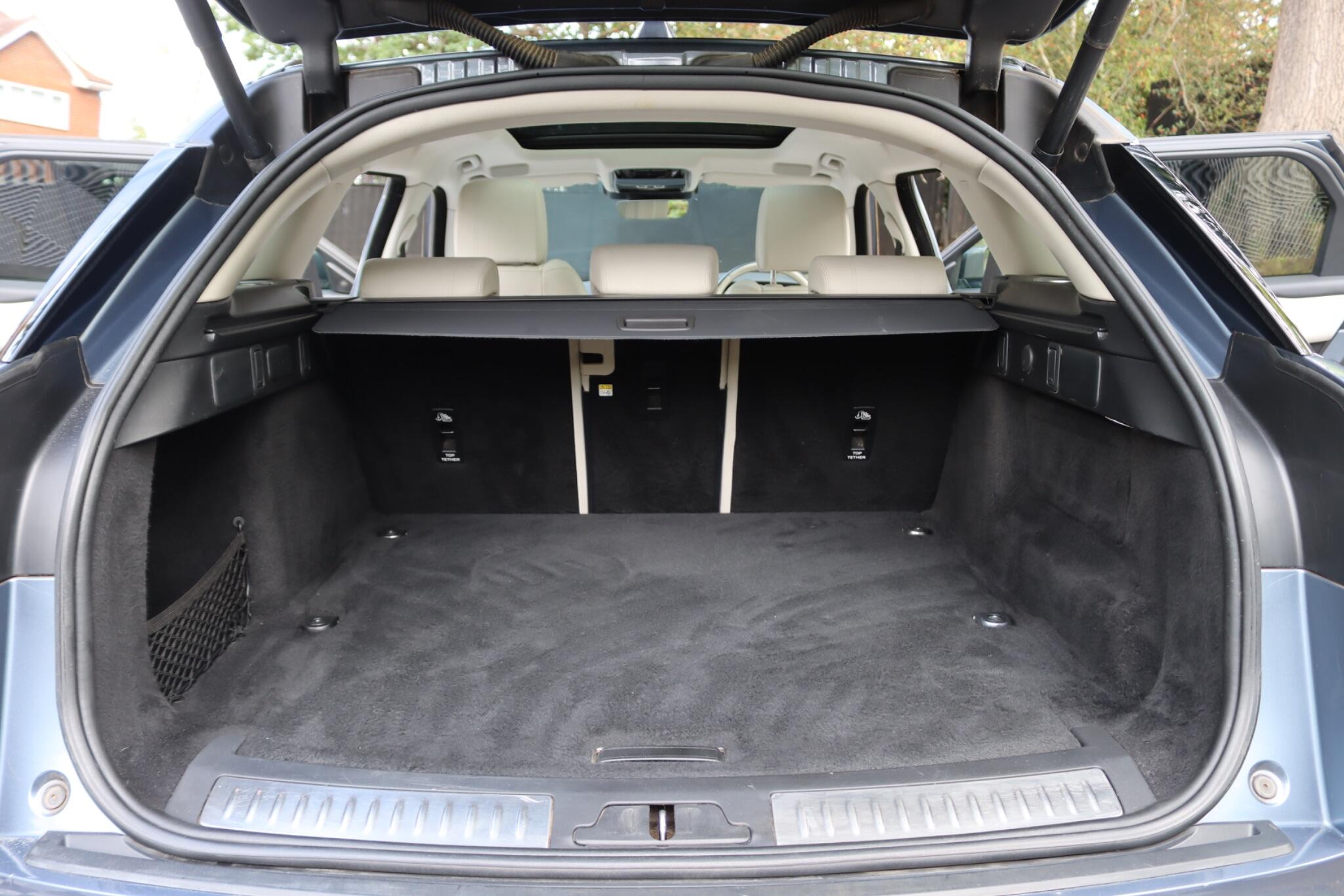 Land Rover Range Rover Velar view 25