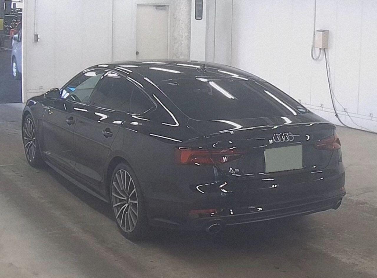 Audi A5 view 3