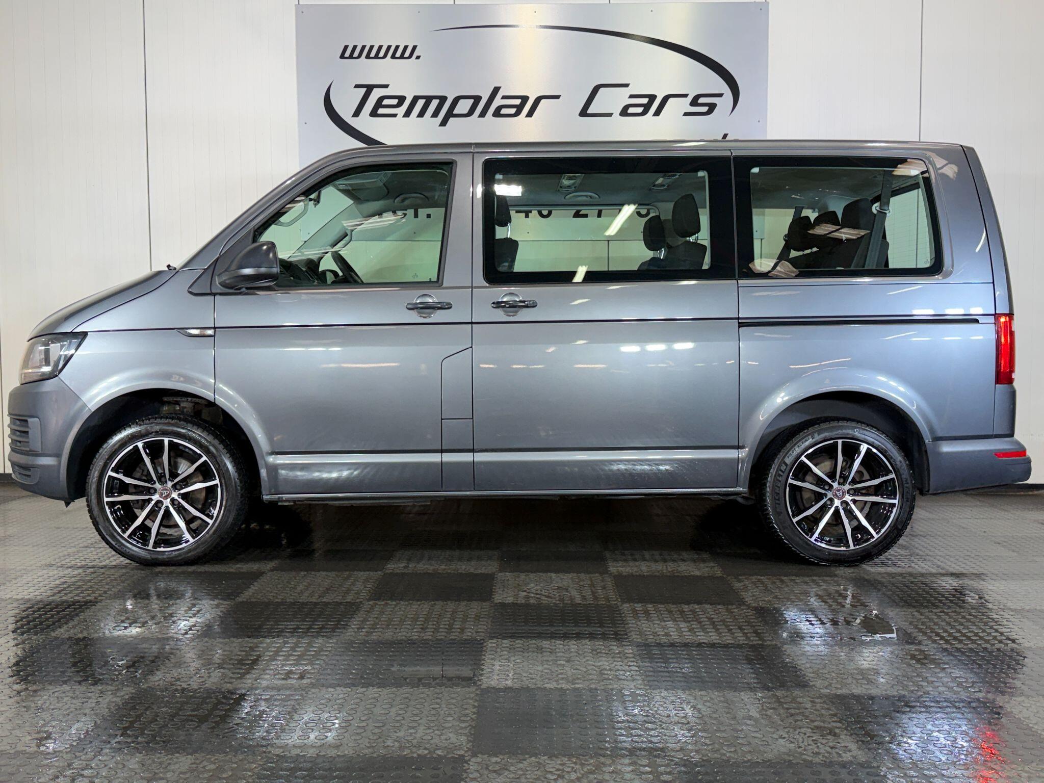 Volkswagen Transporter view 5