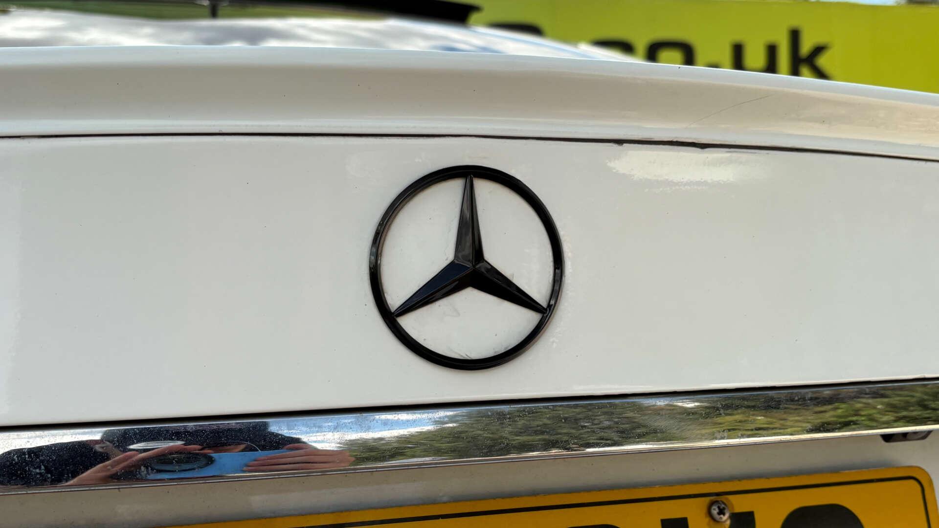 Mercedes-Benz C-Class view 40