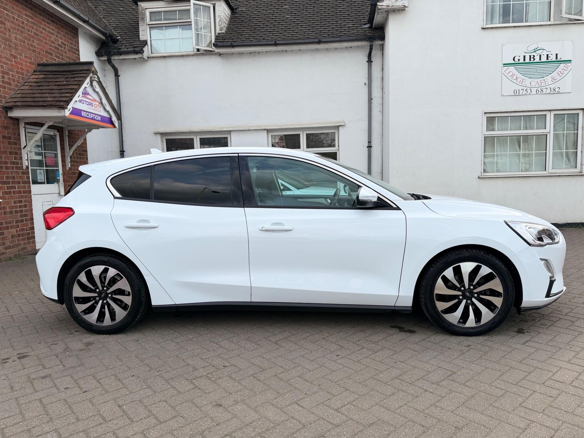 Ford Focus view 6