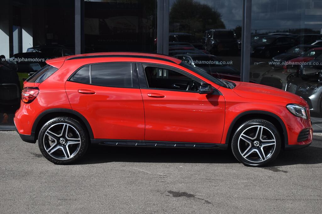 Mercedes-Benz Gla view 14