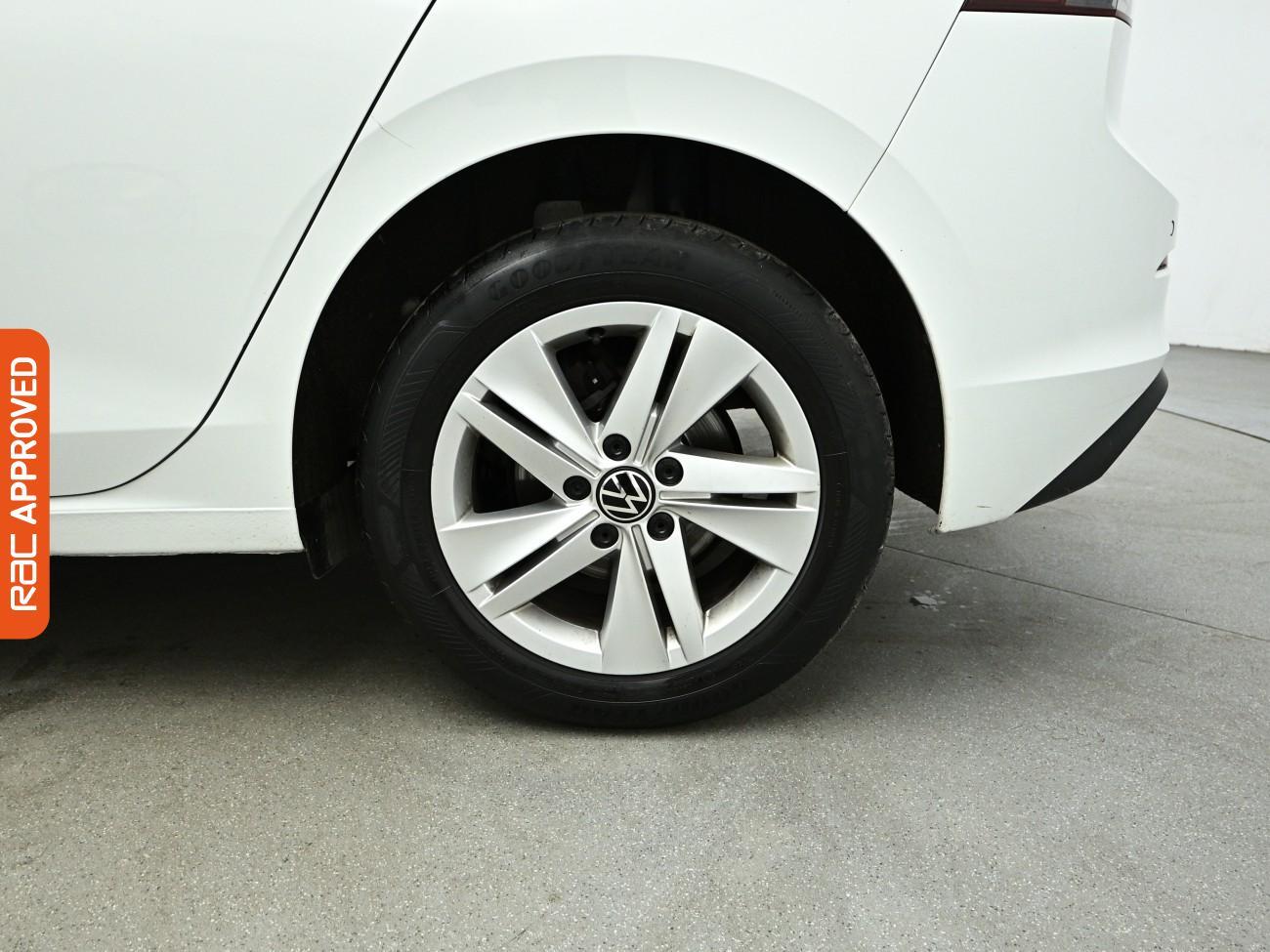 Volkswagen Golf view 26