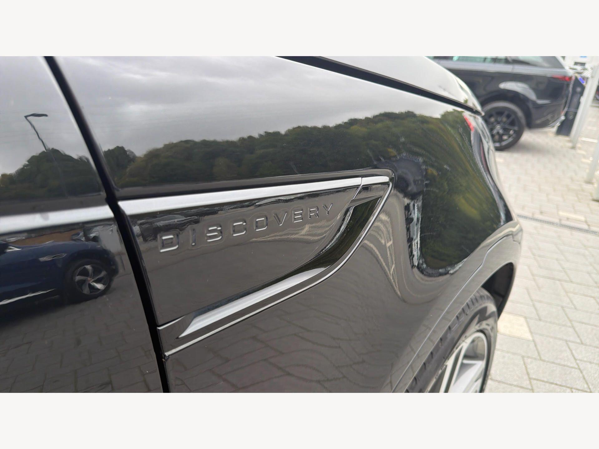 Land Rover Discovery view 24