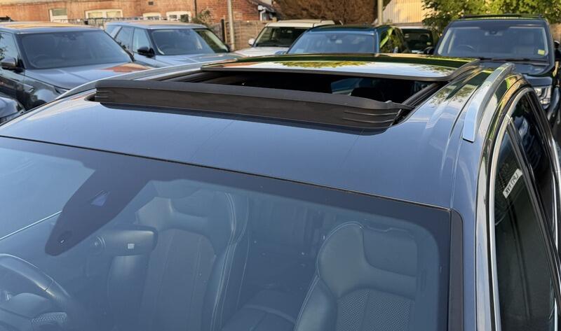 Audi Q7 view 21