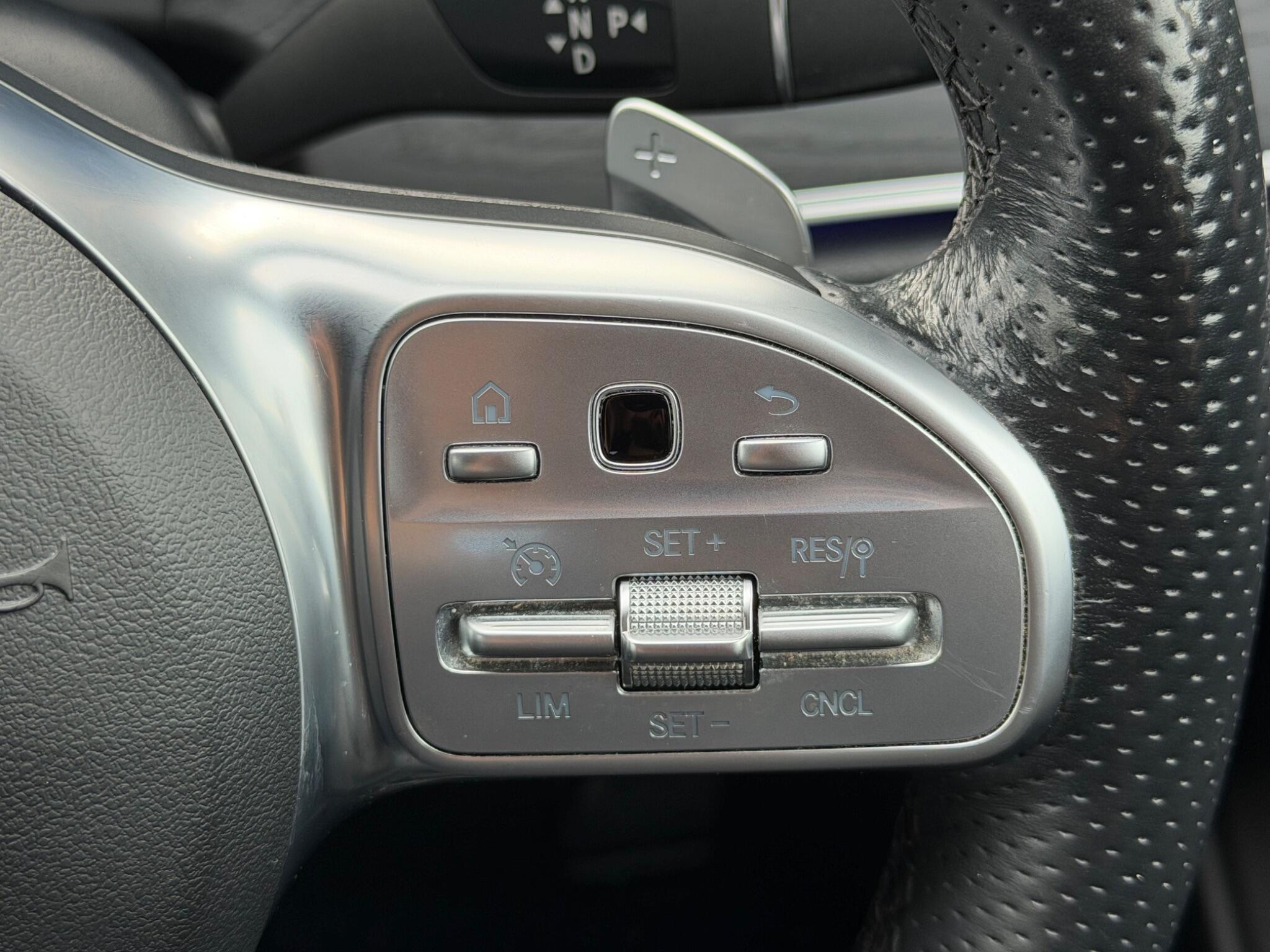 Mercedes-Benz E-Class view 23