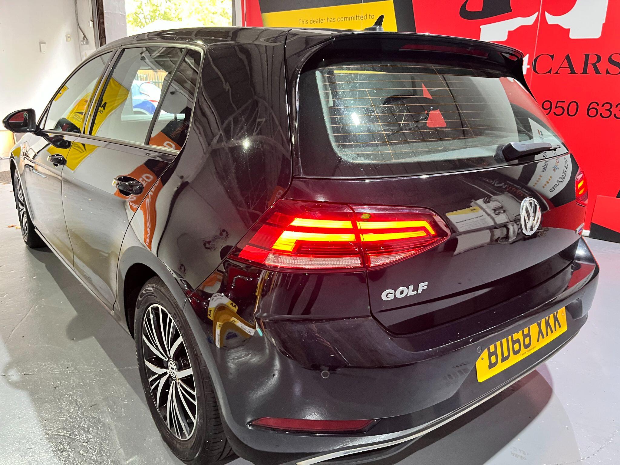 Volkswagen Golf view 60