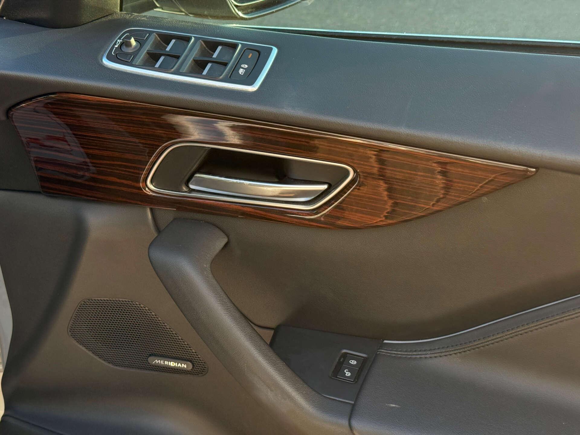 Jaguar F-Pace view 17