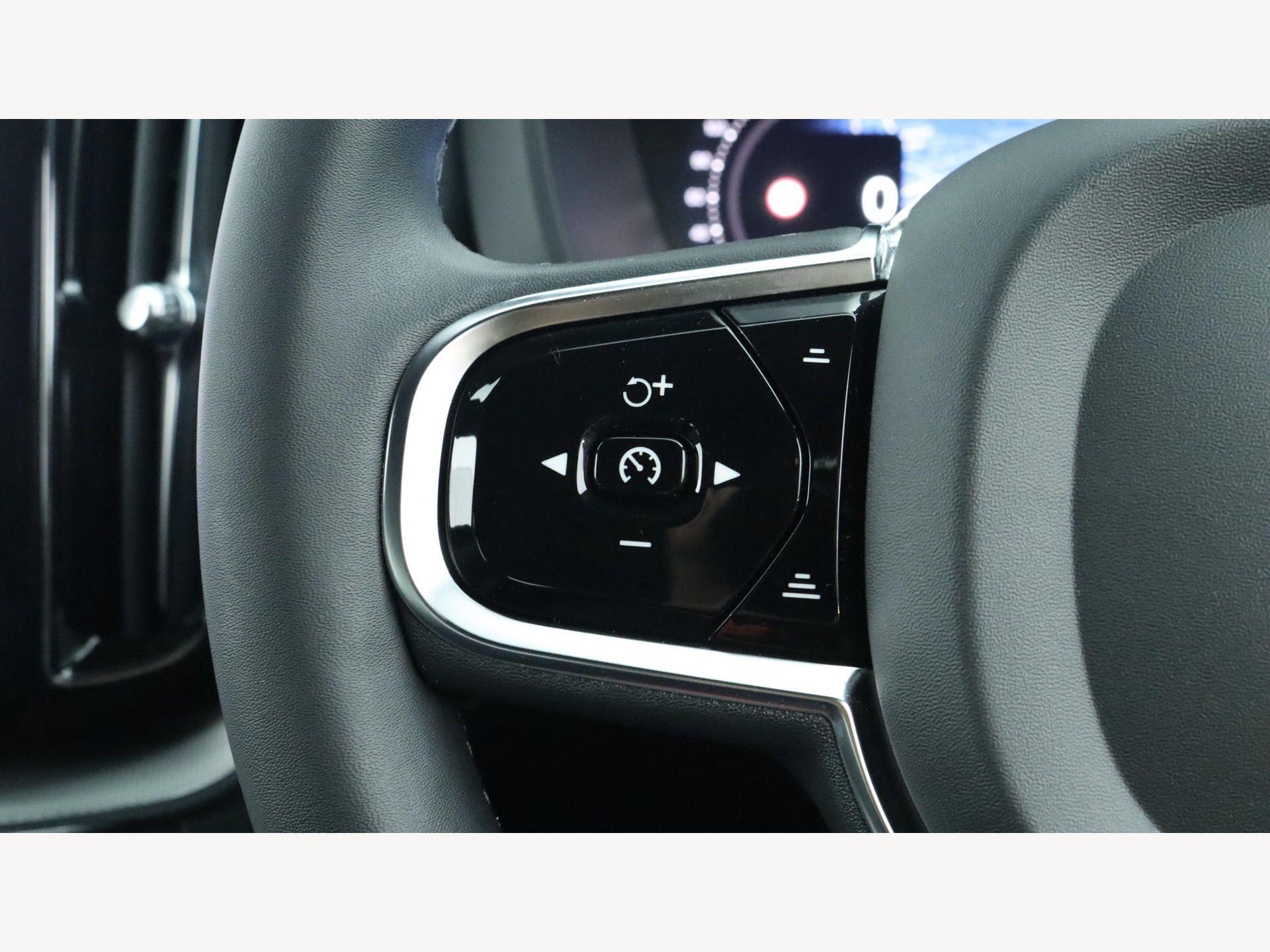 Volvo XC60 view 22