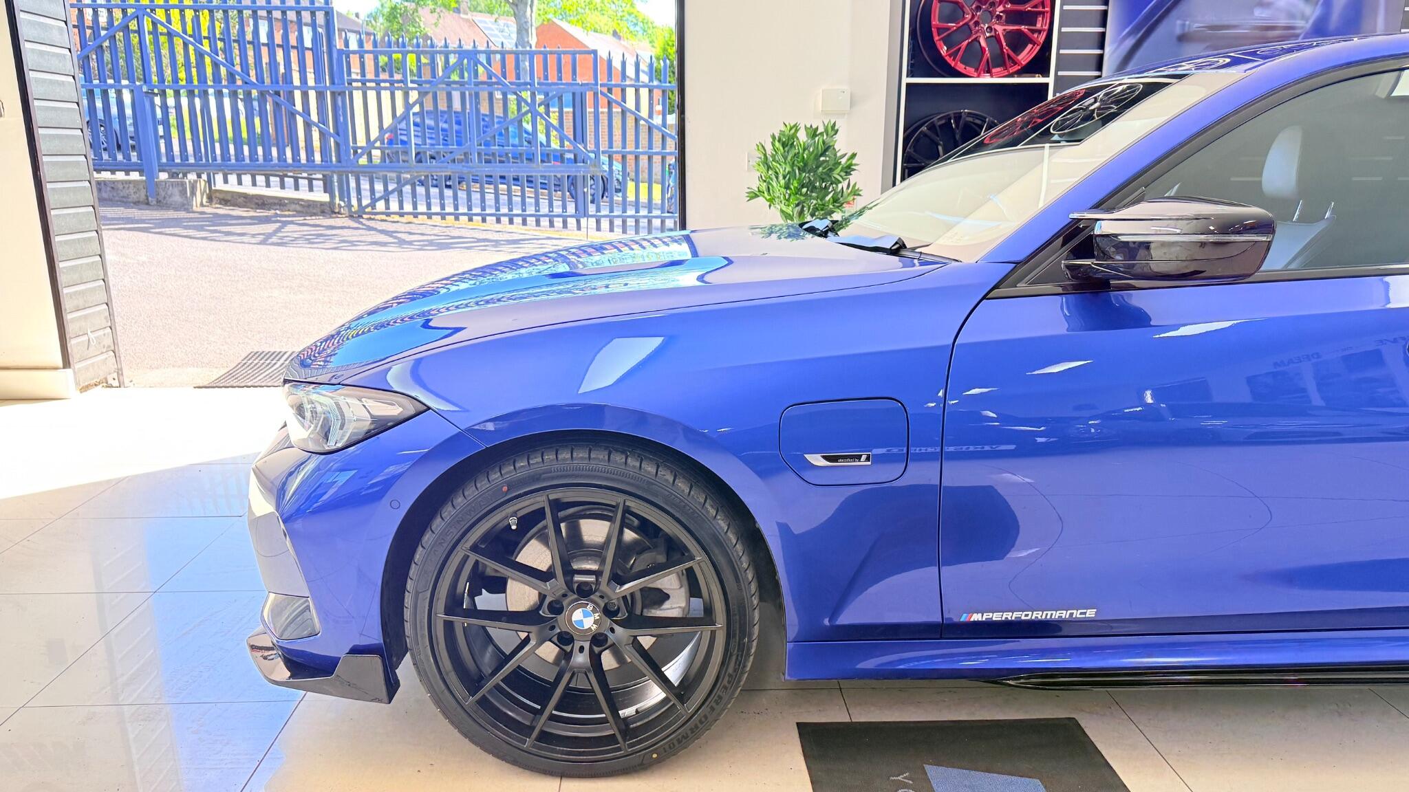BMW 3 Series view 35