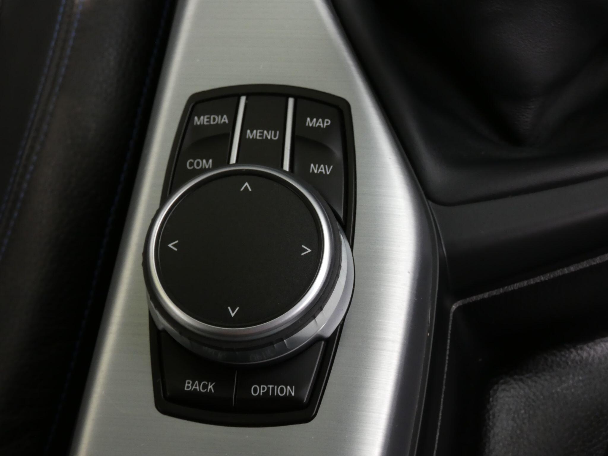 BMW 1 Series view 25