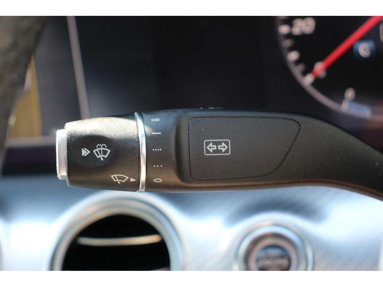 Mercedes-Benz E Class view 26