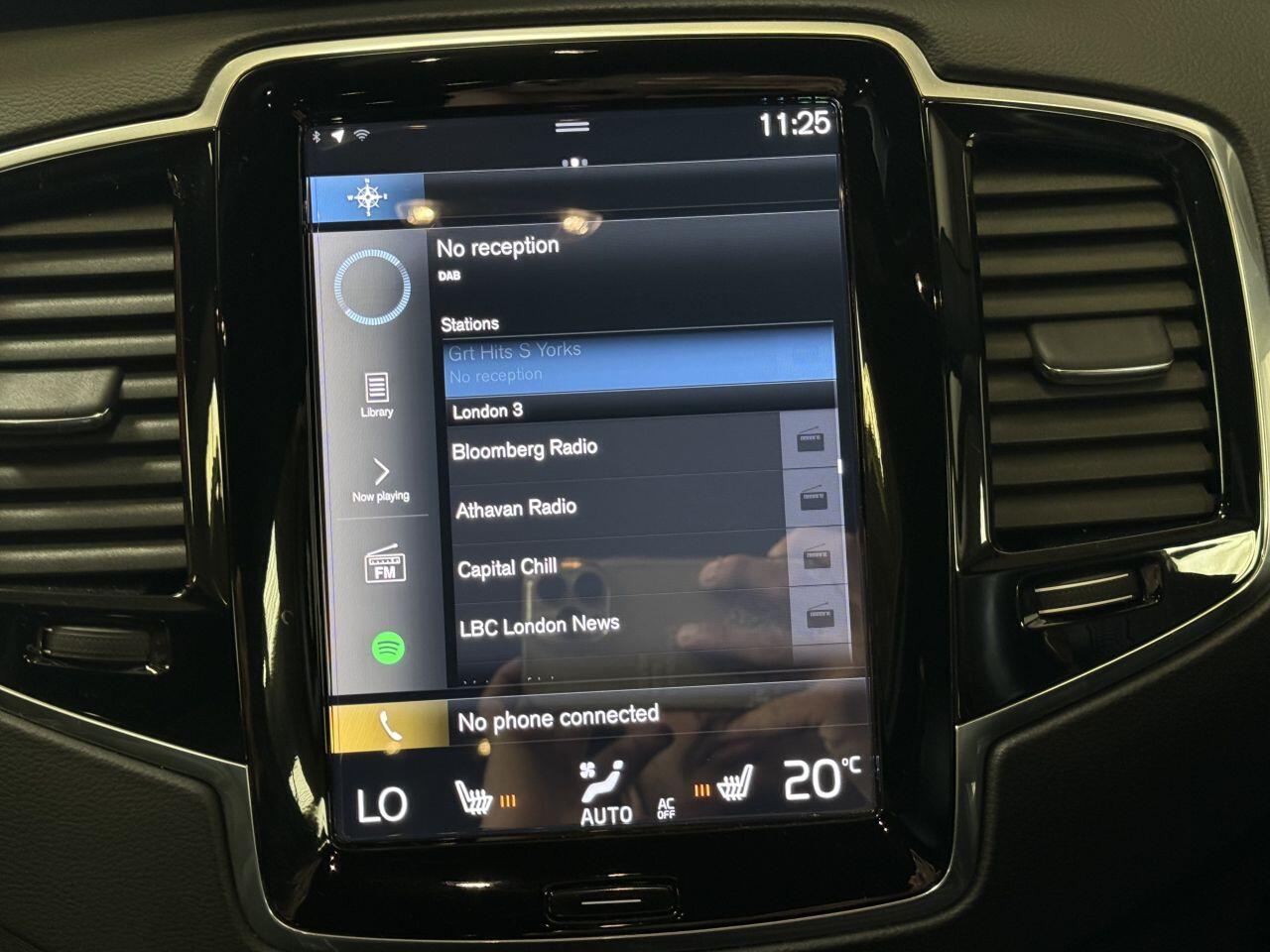 Volvo XC90 view 52