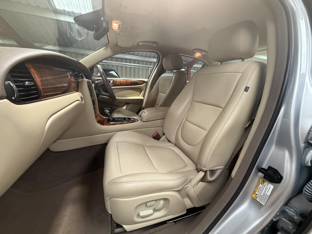 Jaguar XJ view 7
