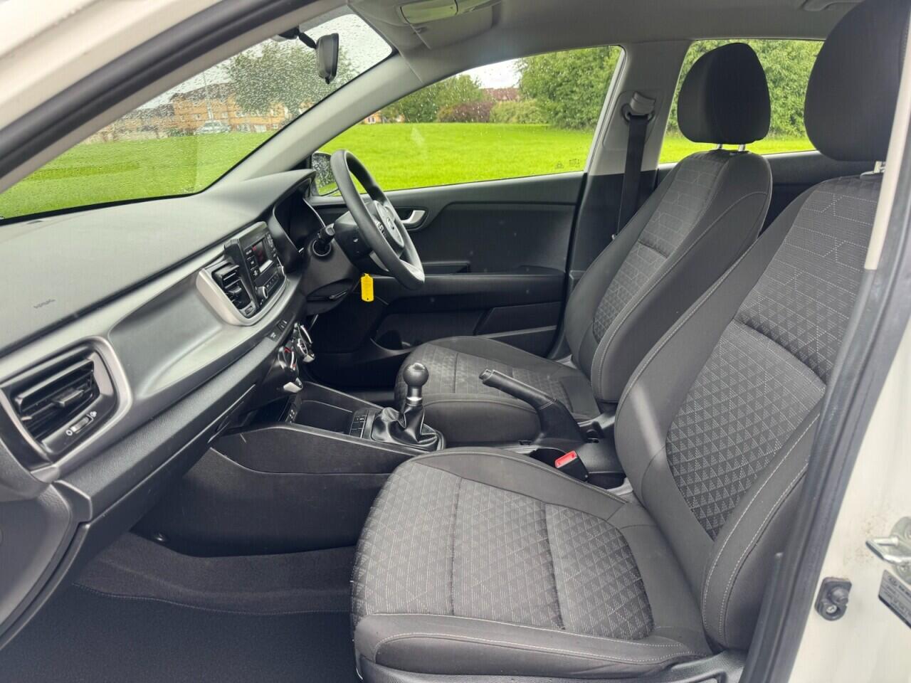 Kia Rio view 13