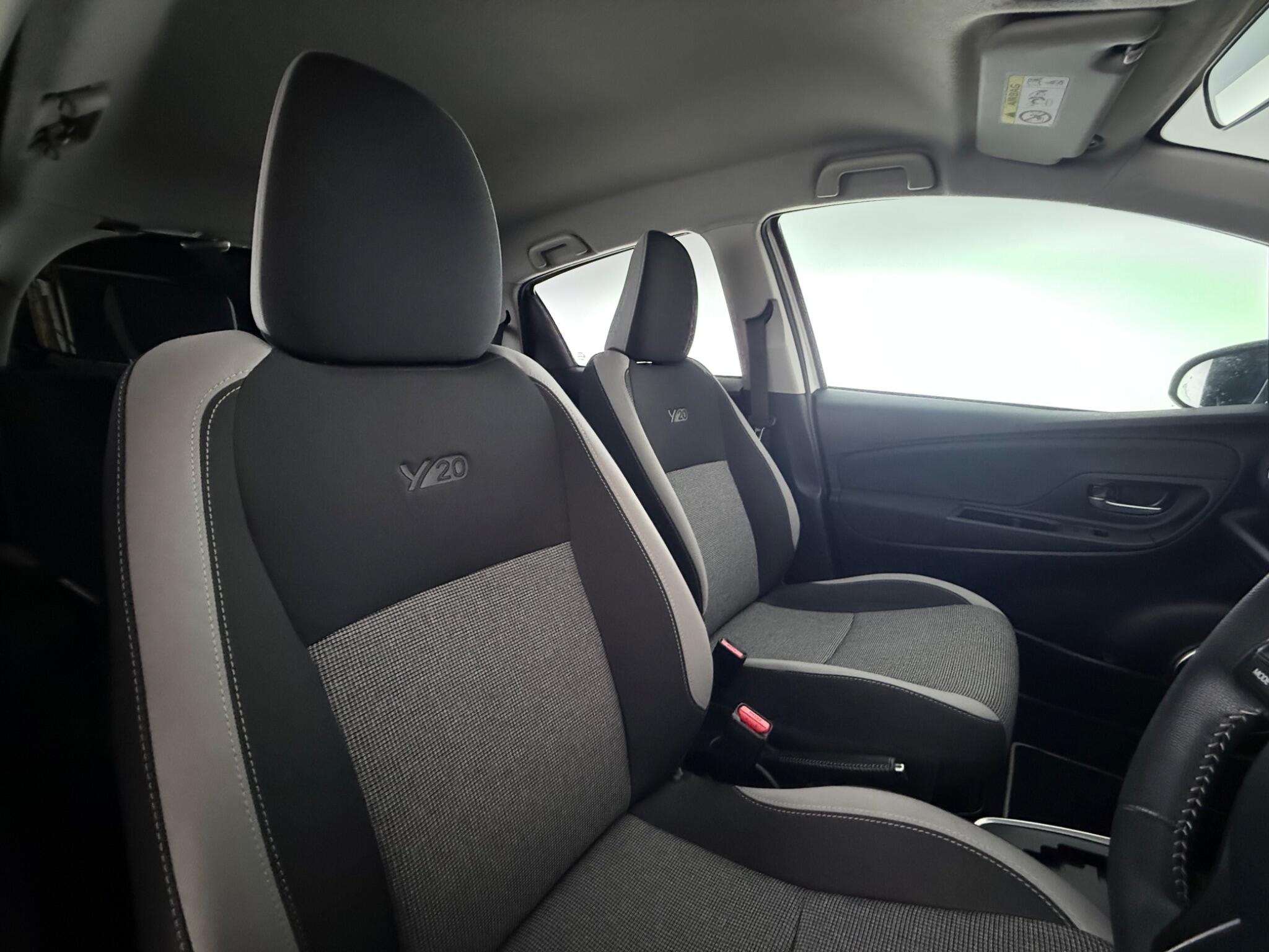 Toyota Yaris view 26