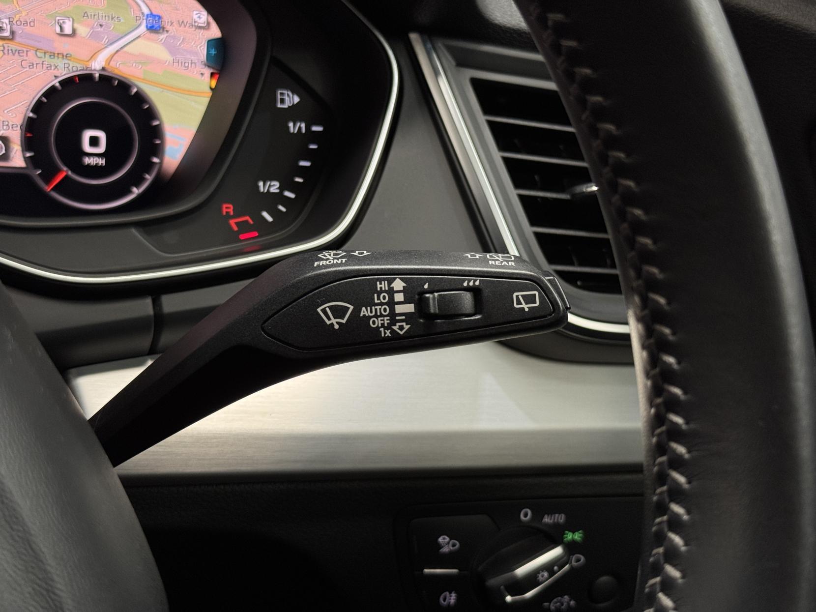 Audi Q5 view 44