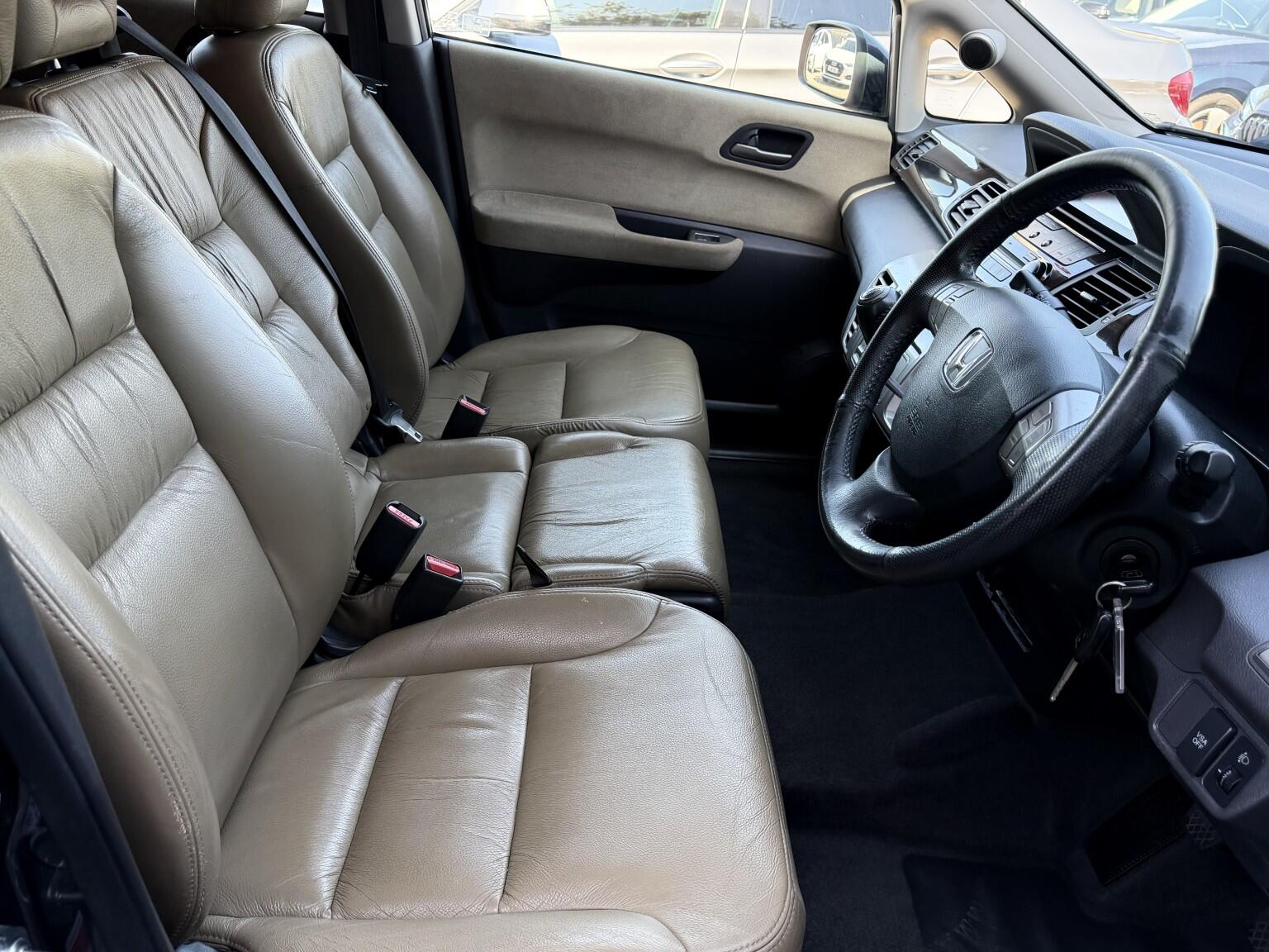 Honda FR-V view 14