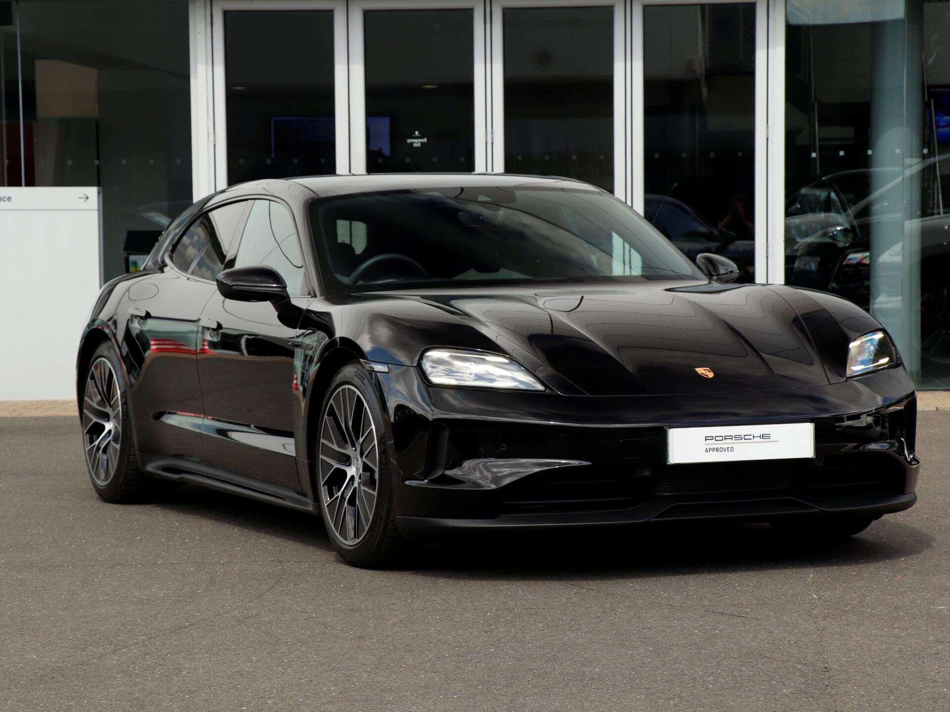 Porsche Taycan view 35