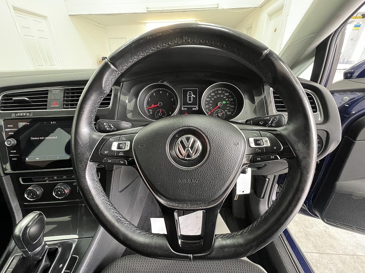 Volkswagen Golf view 9