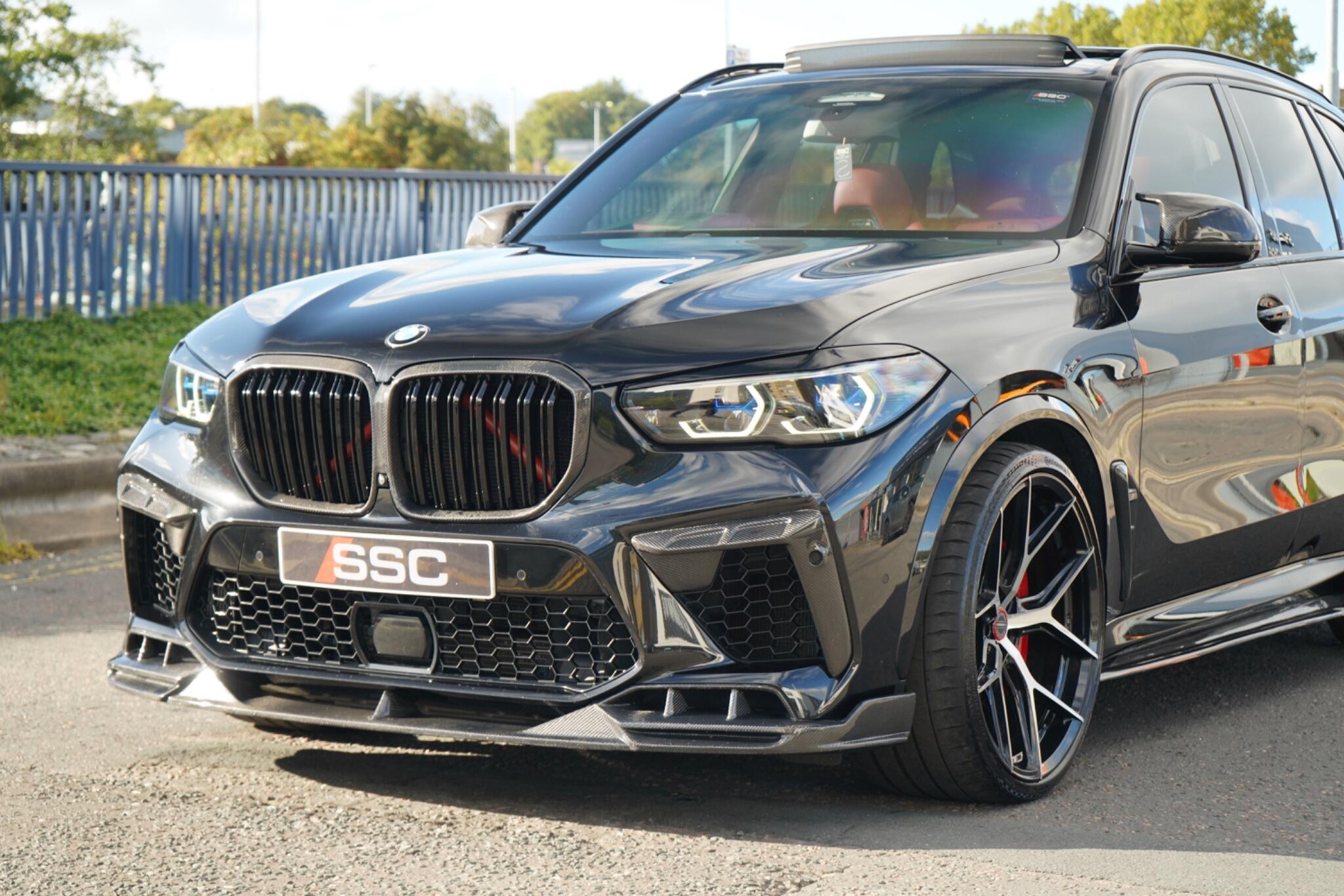 BMW X5 M view 8