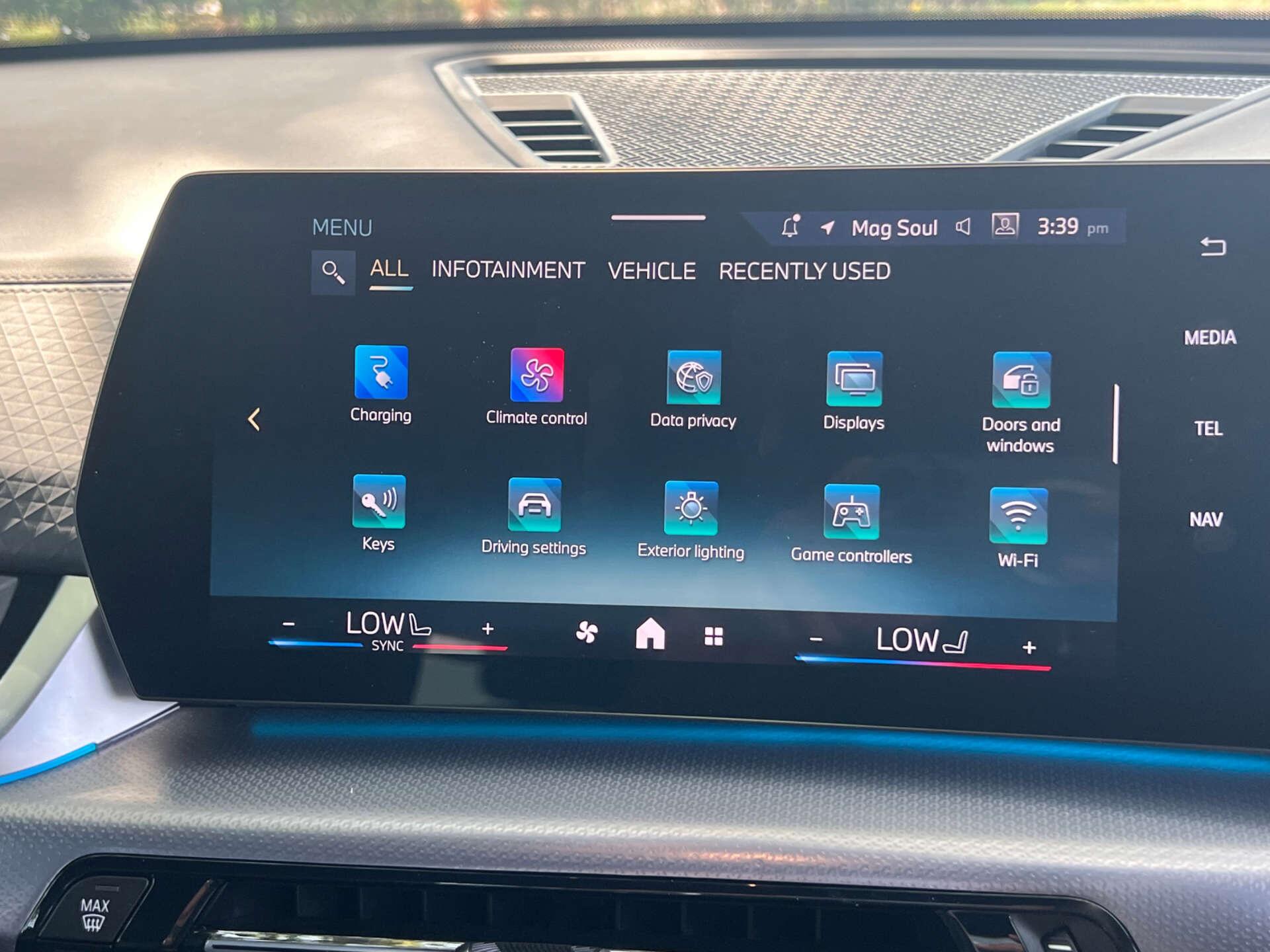 BMW Ix2 view 49