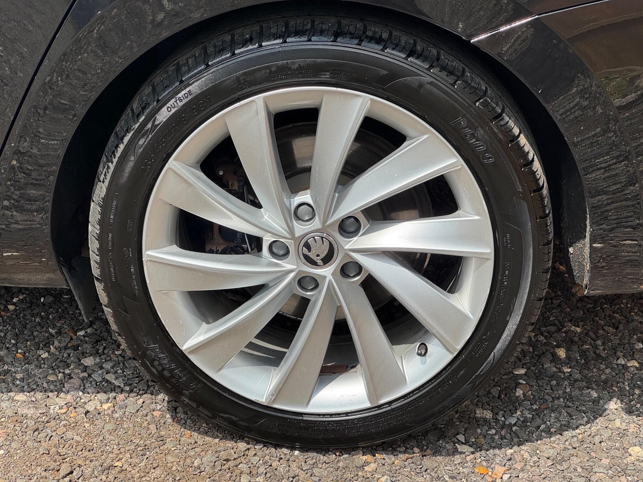 Skoda Superb view 31
