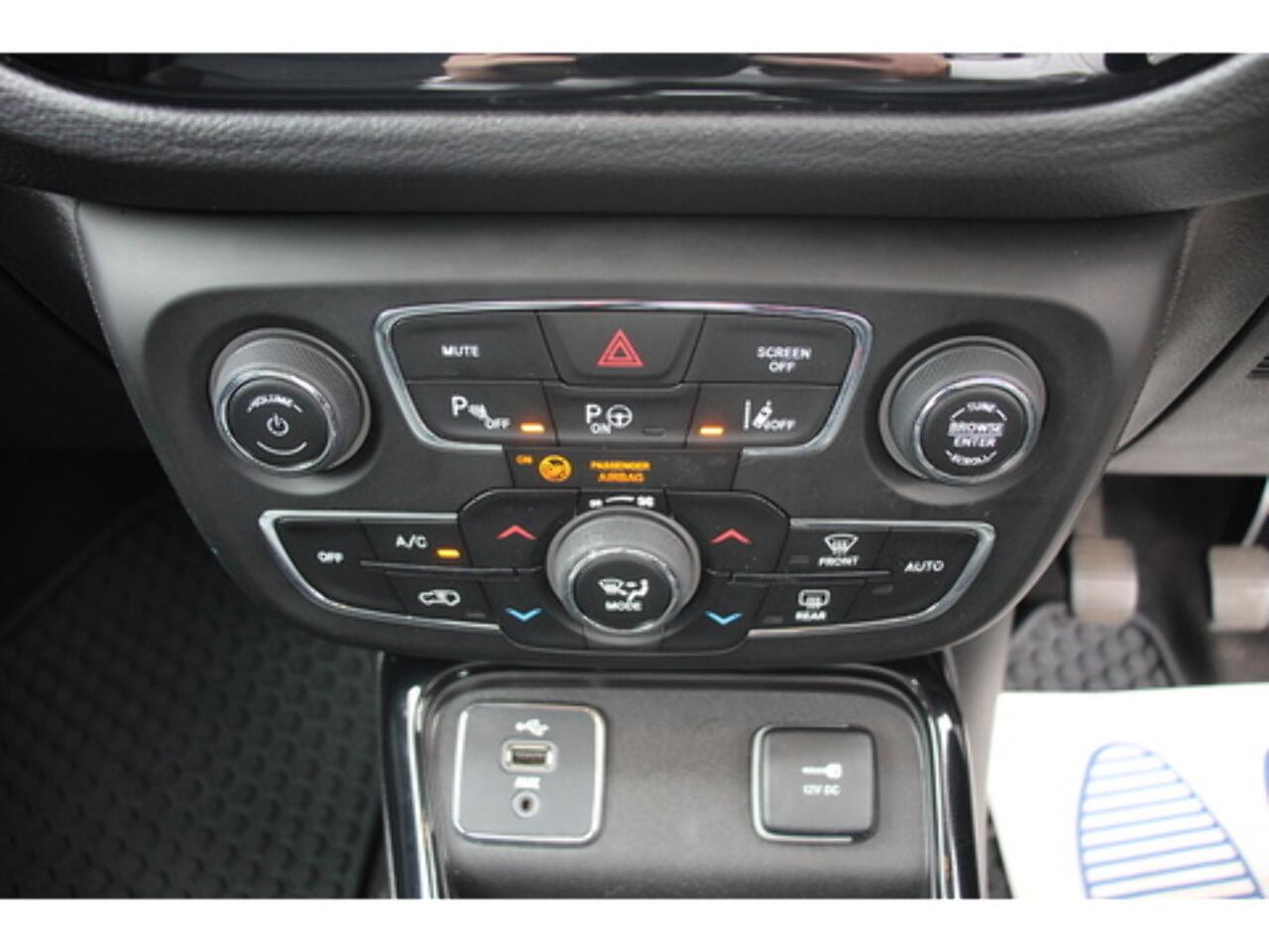 Jeep Compass view 26