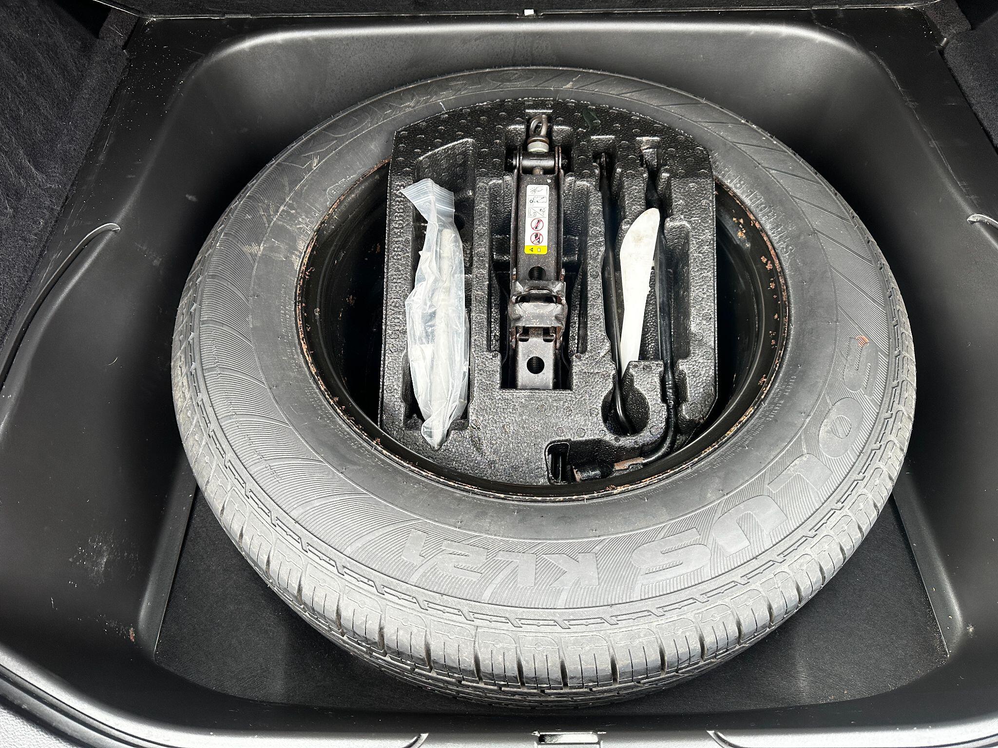 Jeep Grand Cherokee view 39