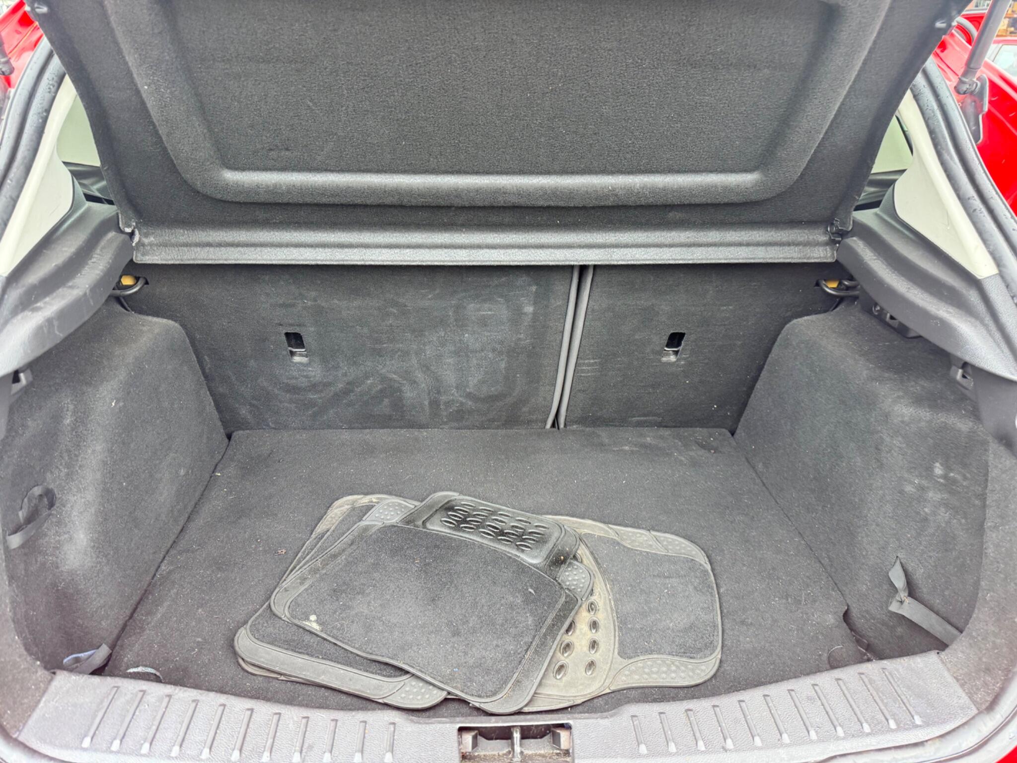 Ford Focus view 43