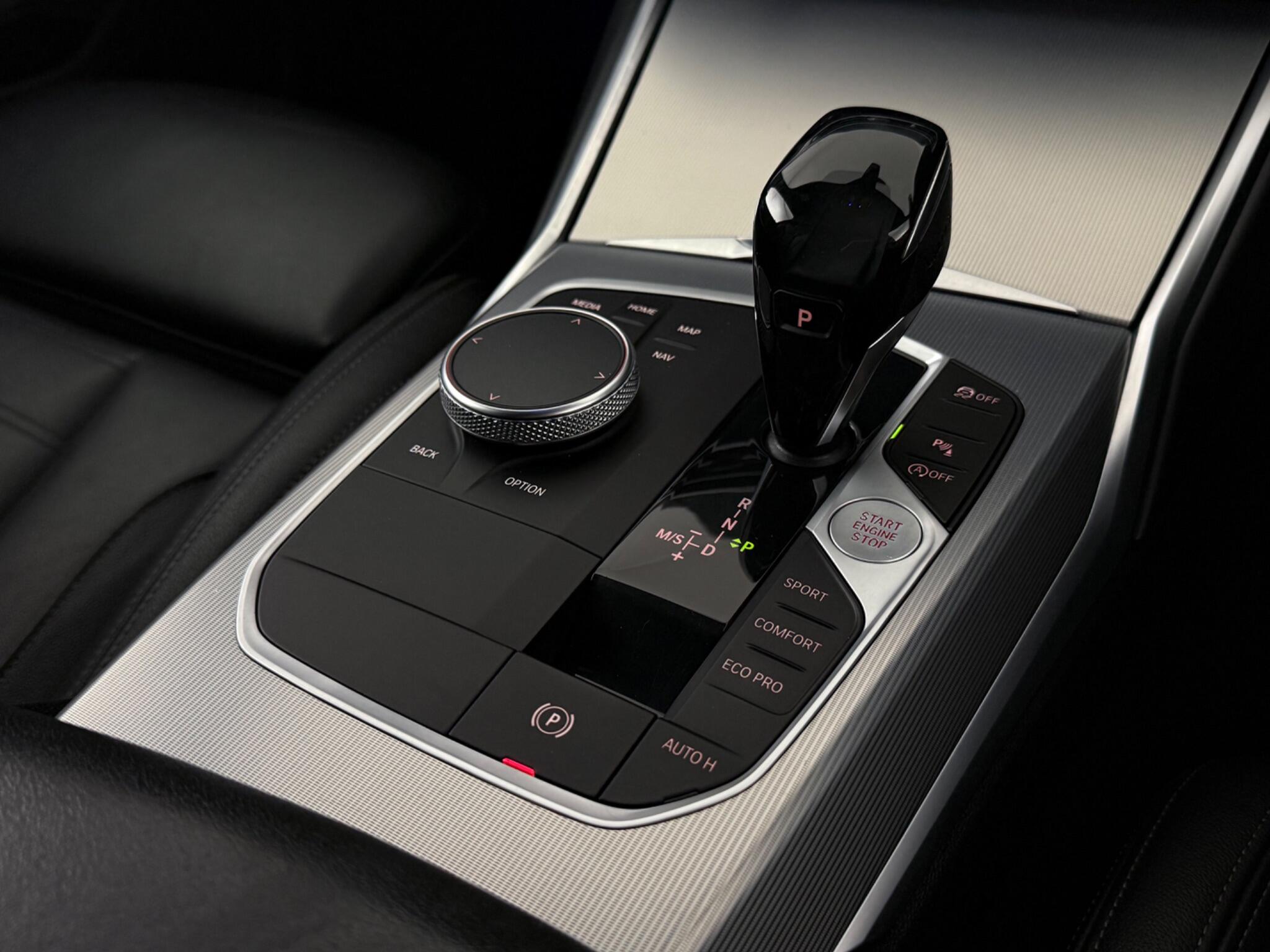 BMW 3 Series view 23