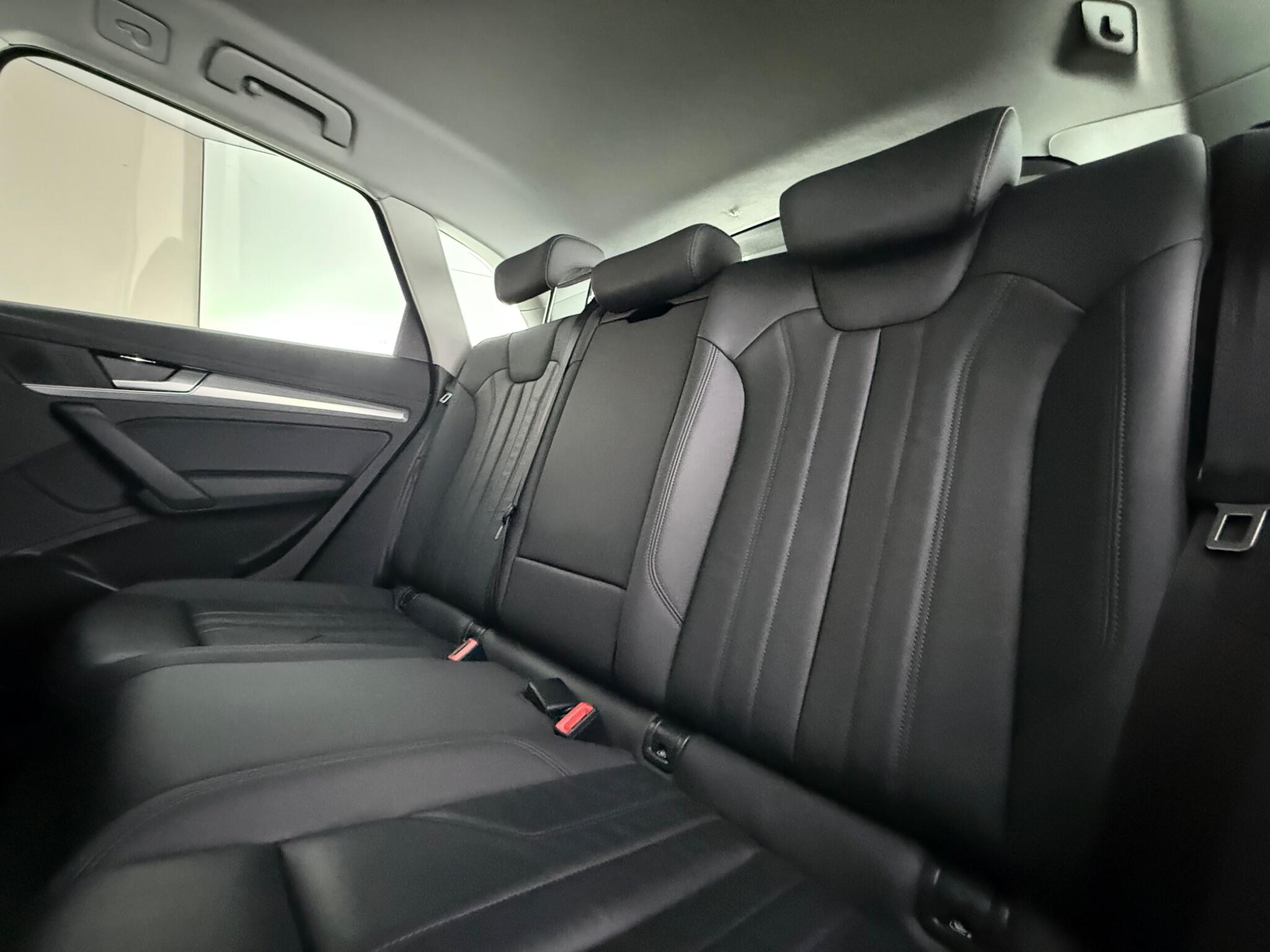 Audi Q5 view 32