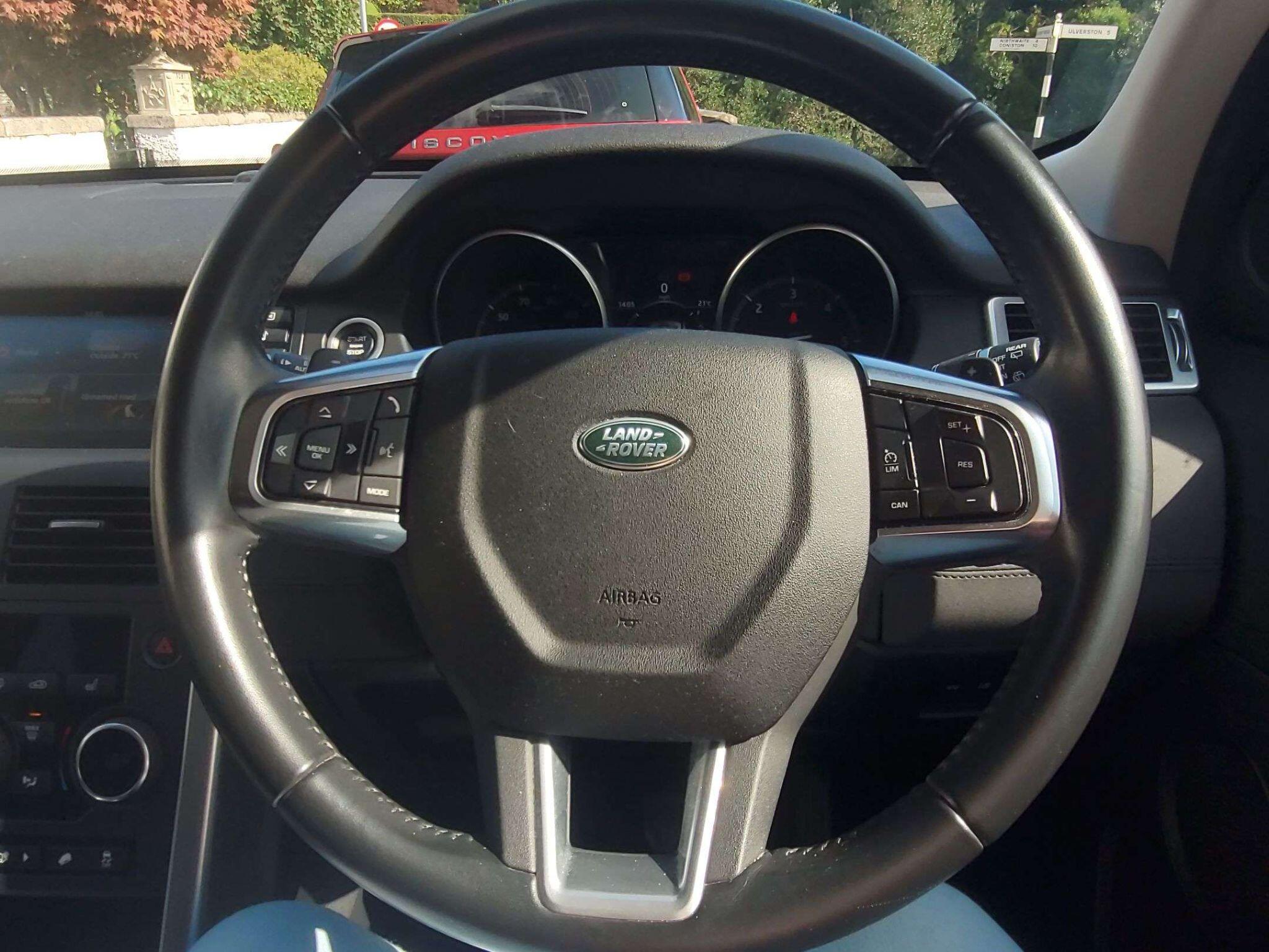 Land Rover Discovery Sport view 12