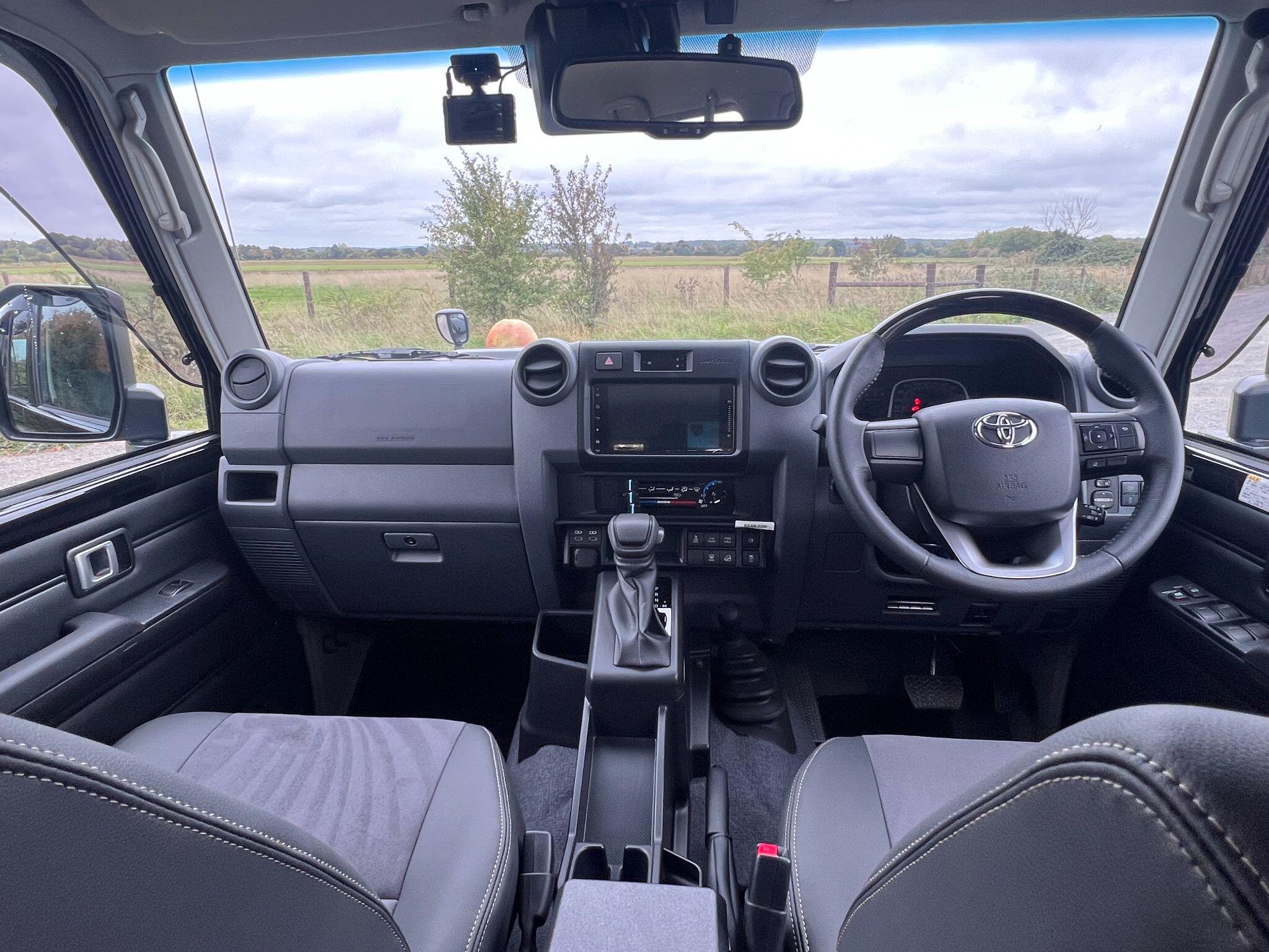 Toyota Land Cruiser view 17