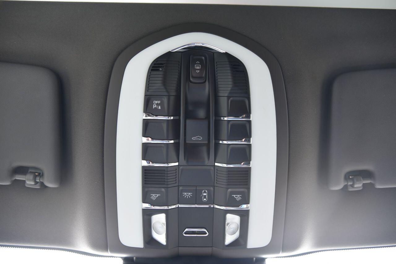 Porsche Macan view 57