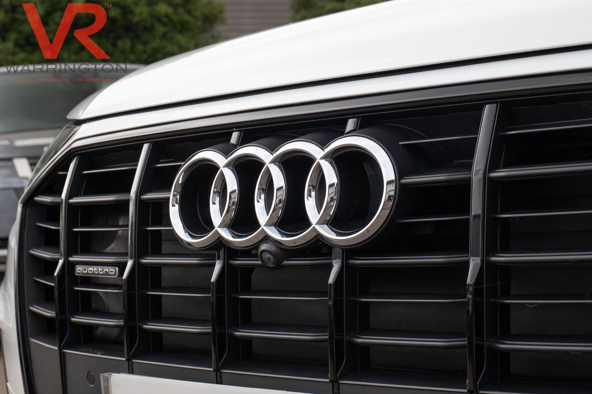 Audi Q7 view 44