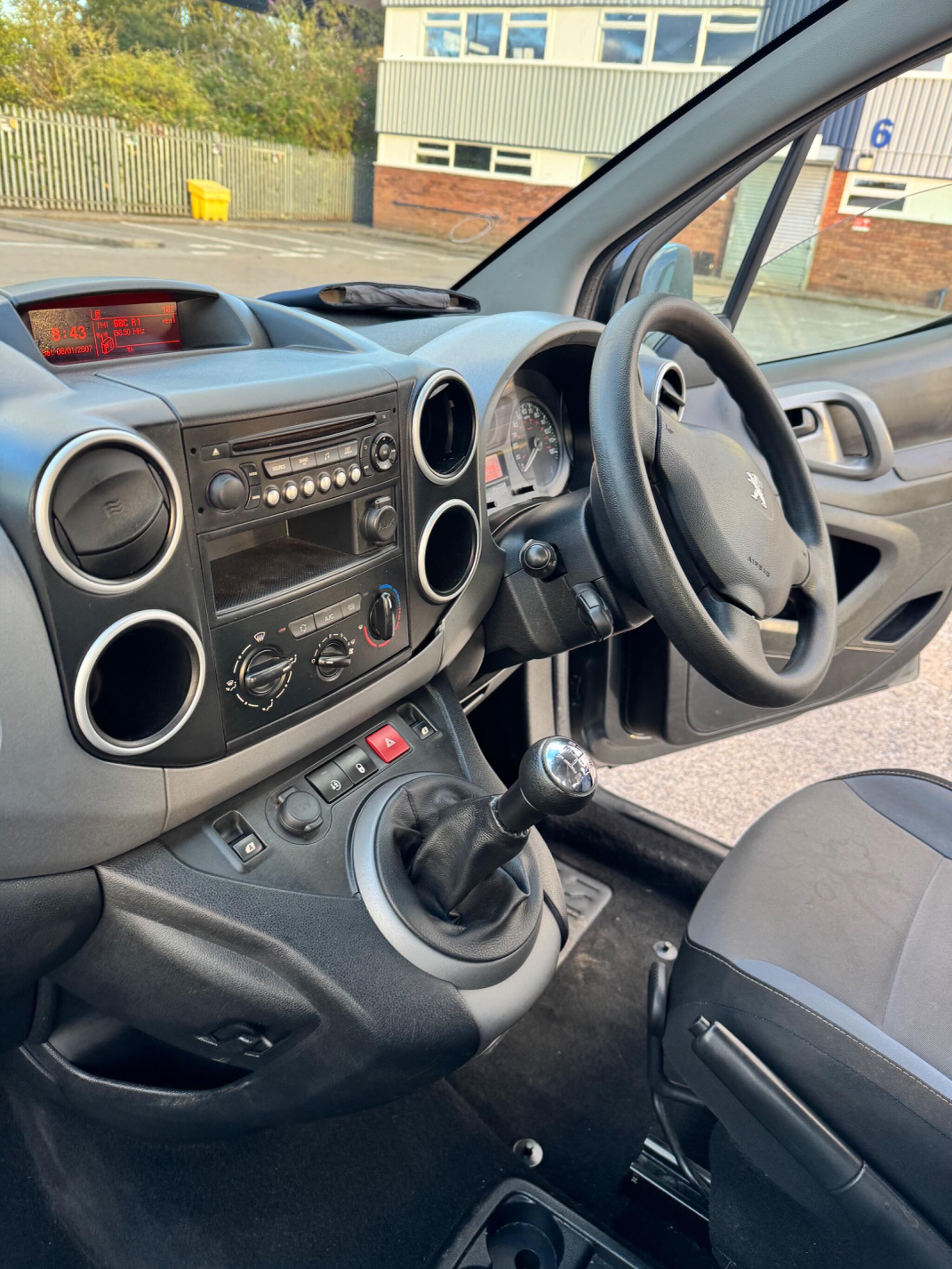 Peugeot Partner Tepee view 21