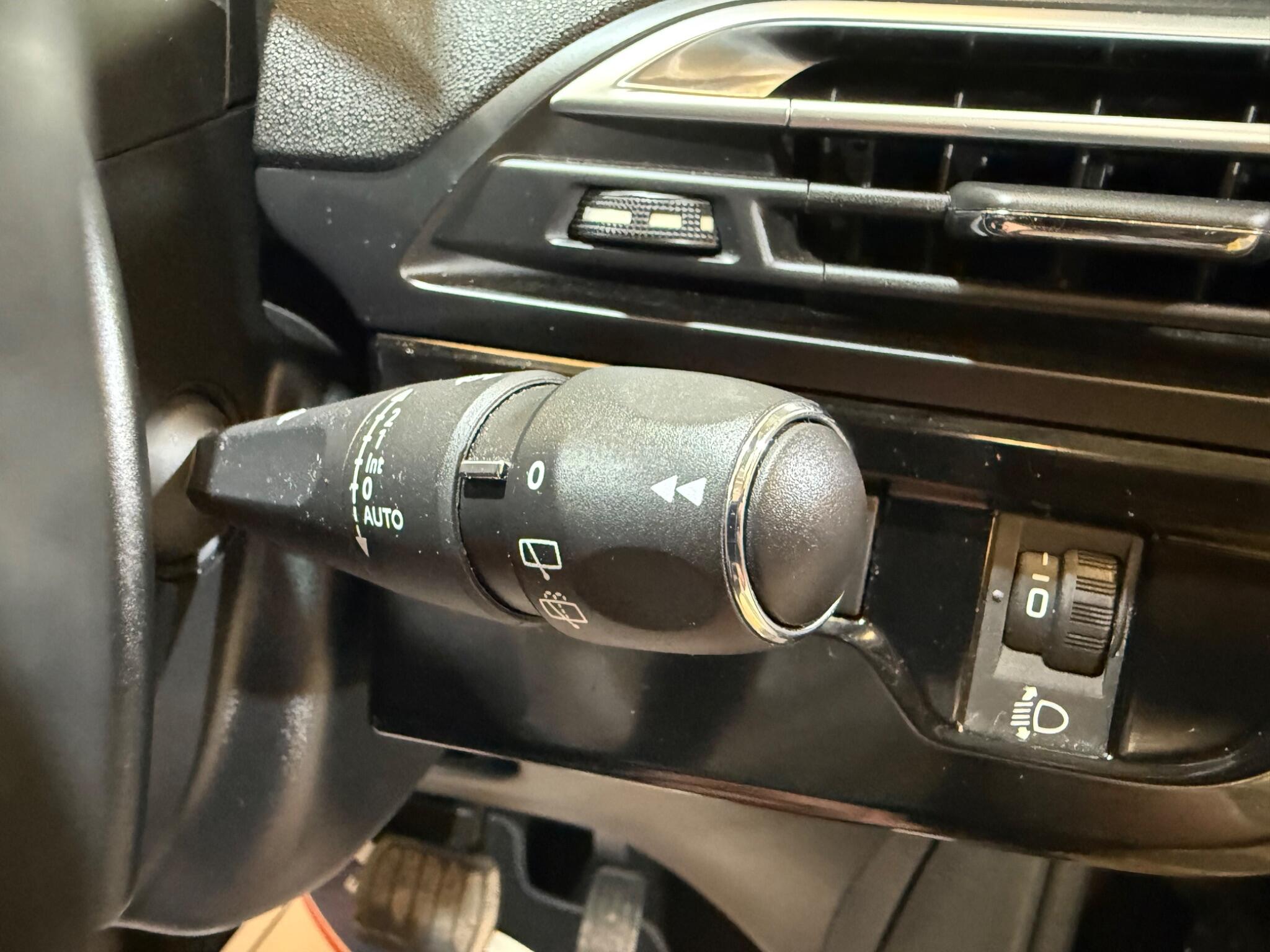 Citroen Grand C4 Picasso view 30